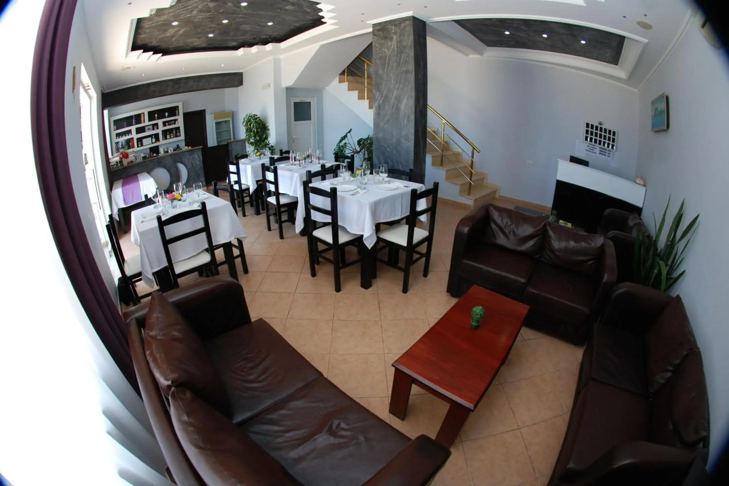 Restaurant/places to eat in Villa Doka Restaurant/places to eat in Villa Doka