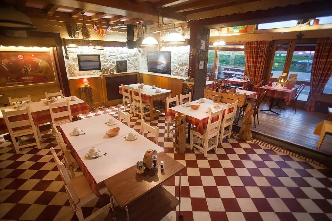 Restaurant/places to eat in Logis hôtel Arbez Franco Suisse Restaurant/places to eat in Logis hôtel Arbez Franco Suisse