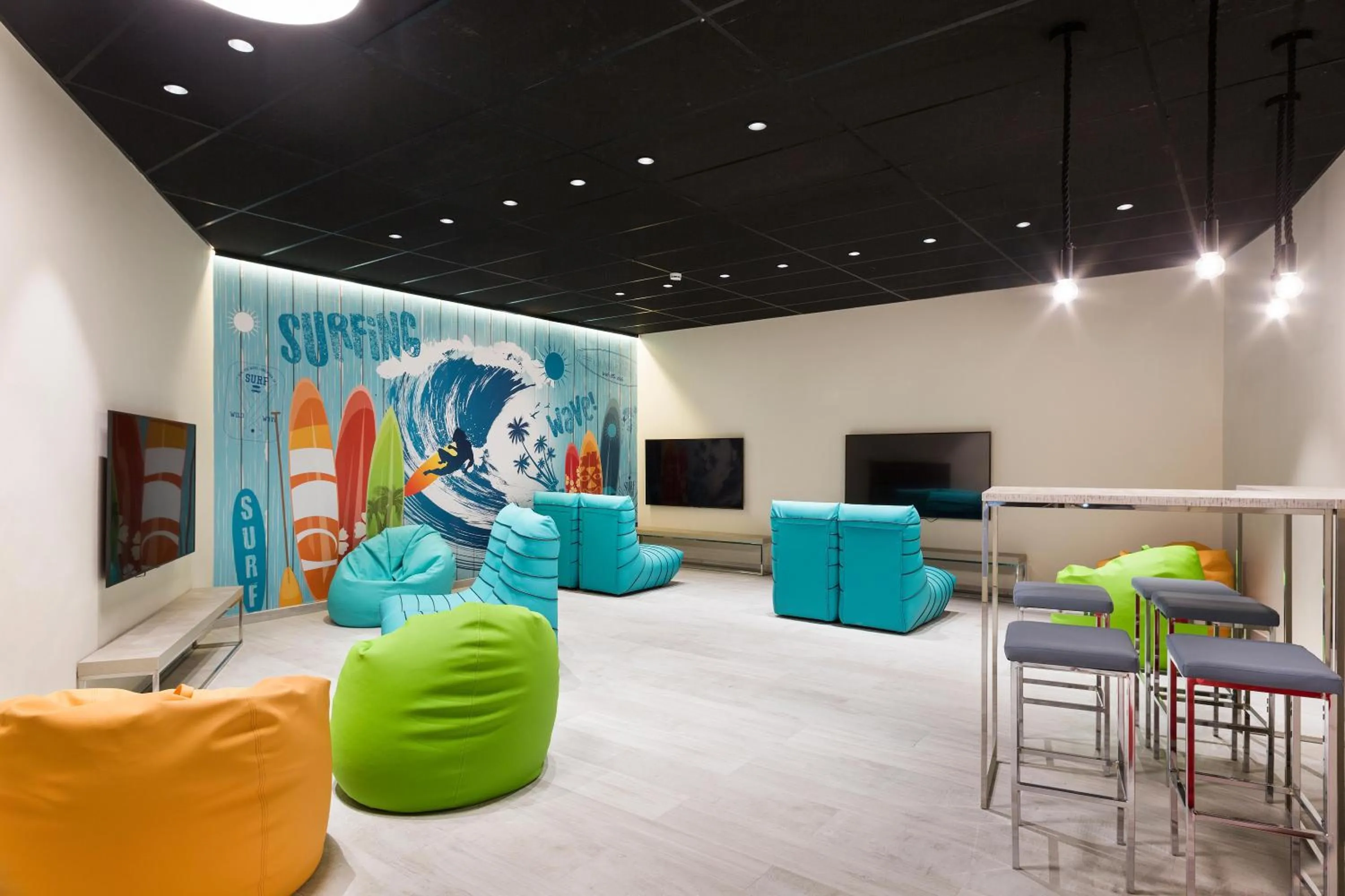 children in Hotel Best Negresco