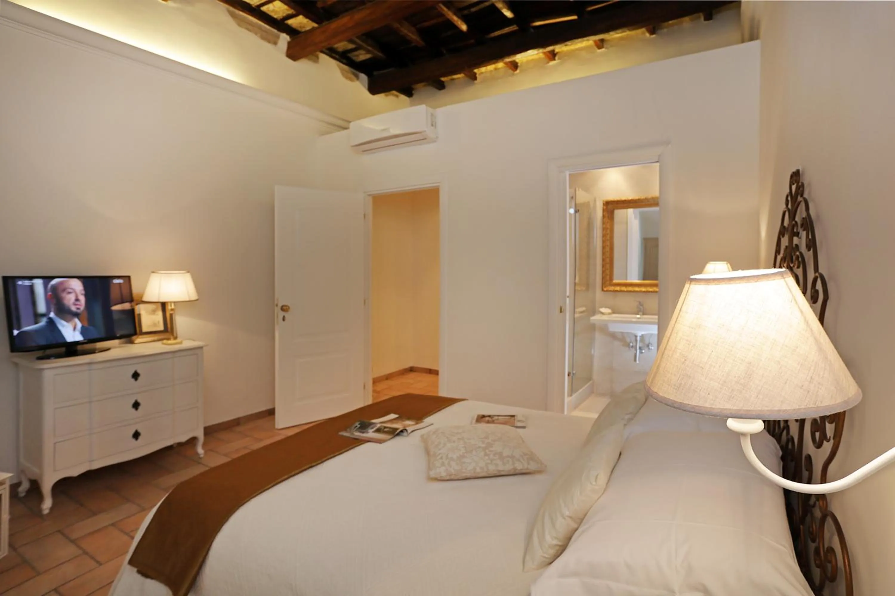 Bedroom, Bed in Madonna de' Monti Suites