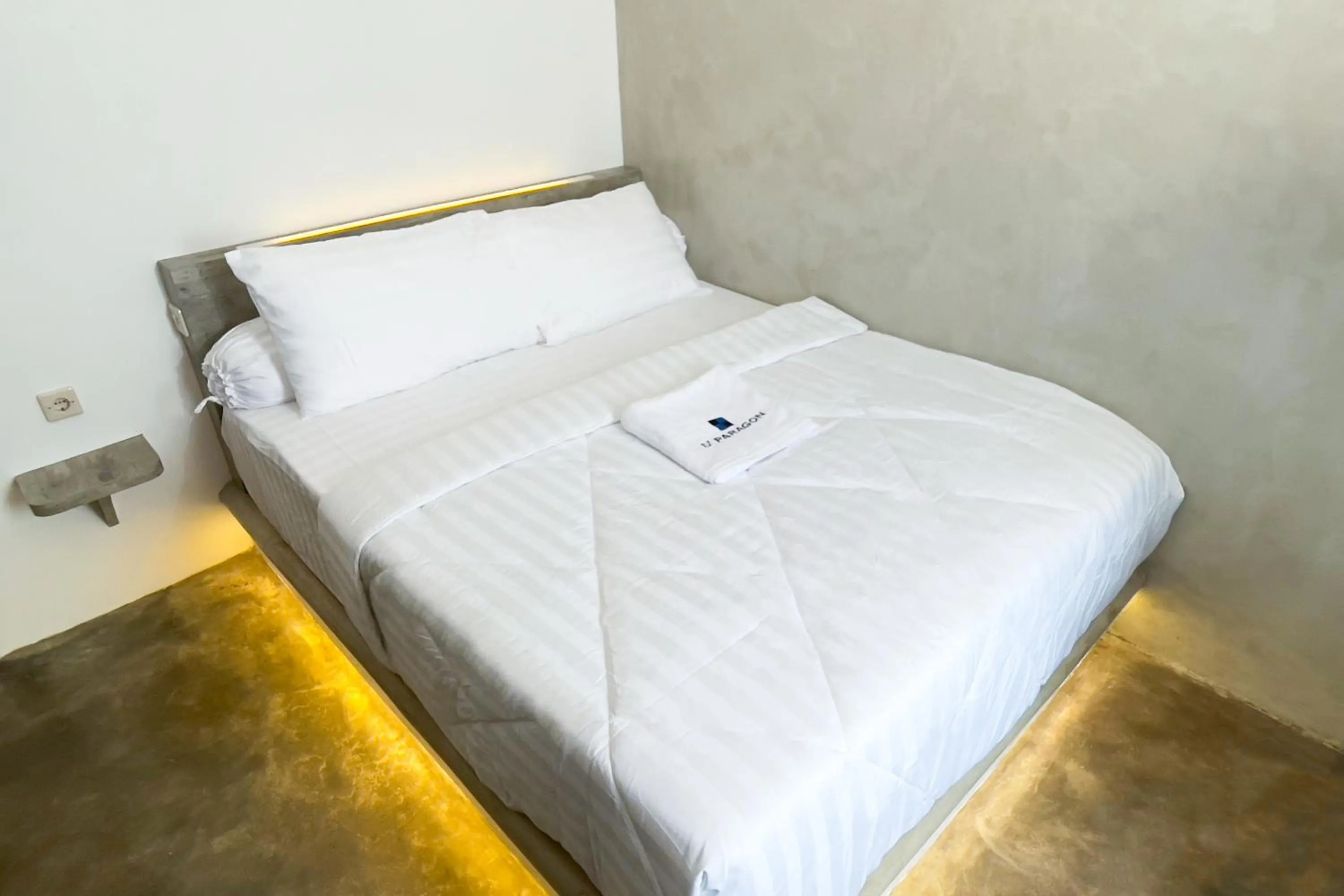 Bed in Dparagon Senopati