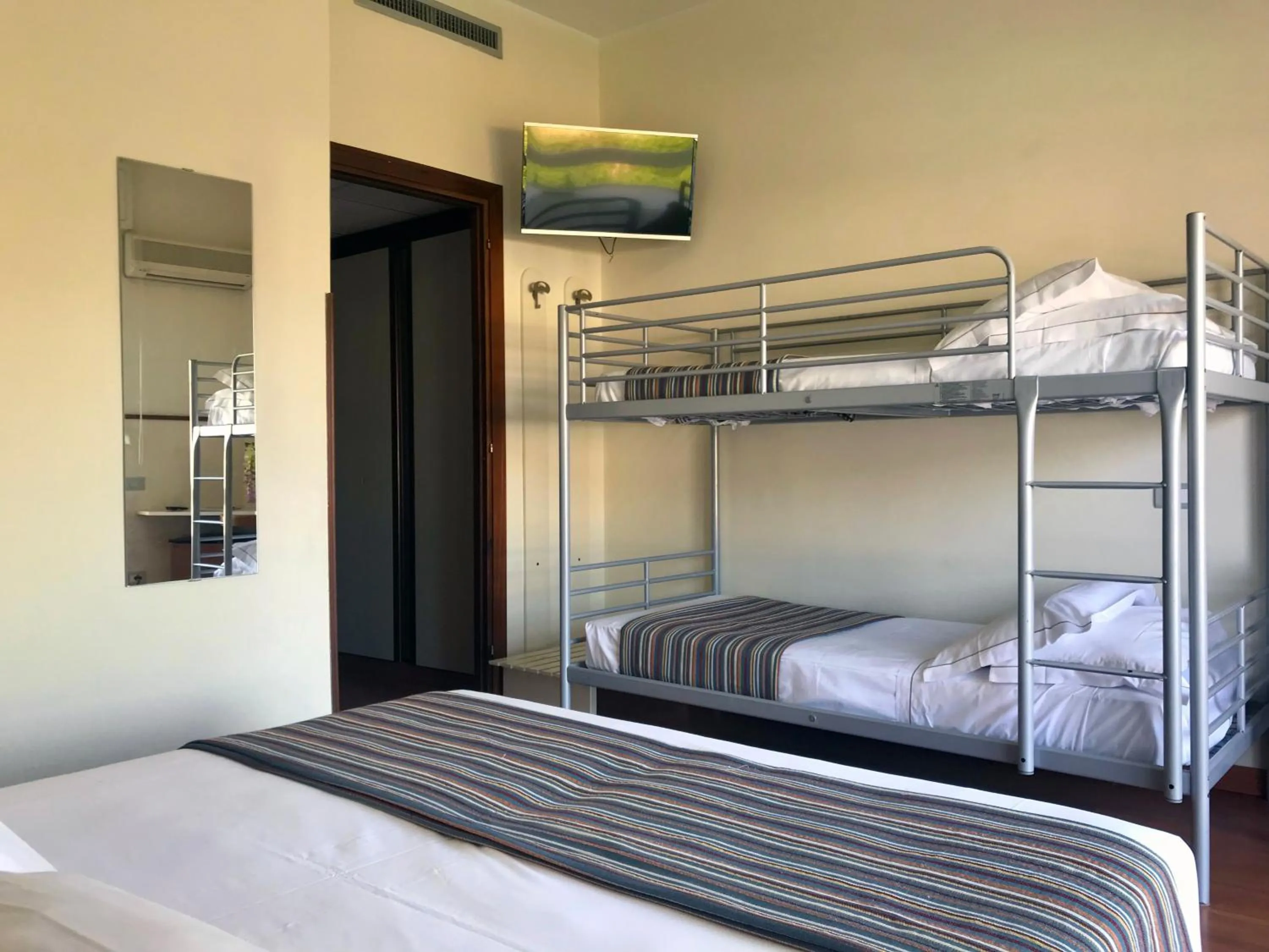 Bed in Hotel River Palace