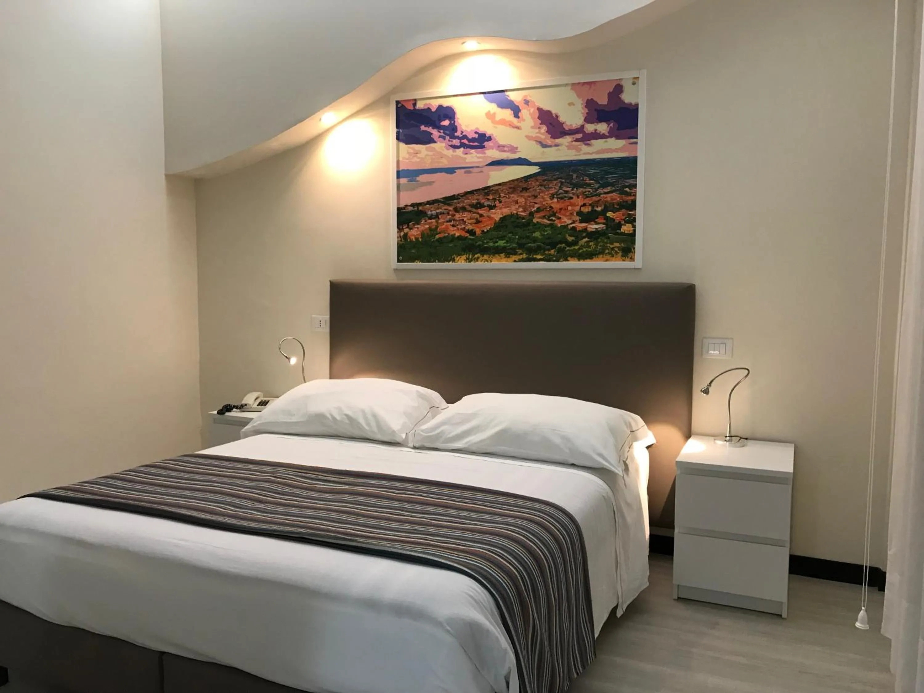 Bedroom, Bed in Hotel River Palace