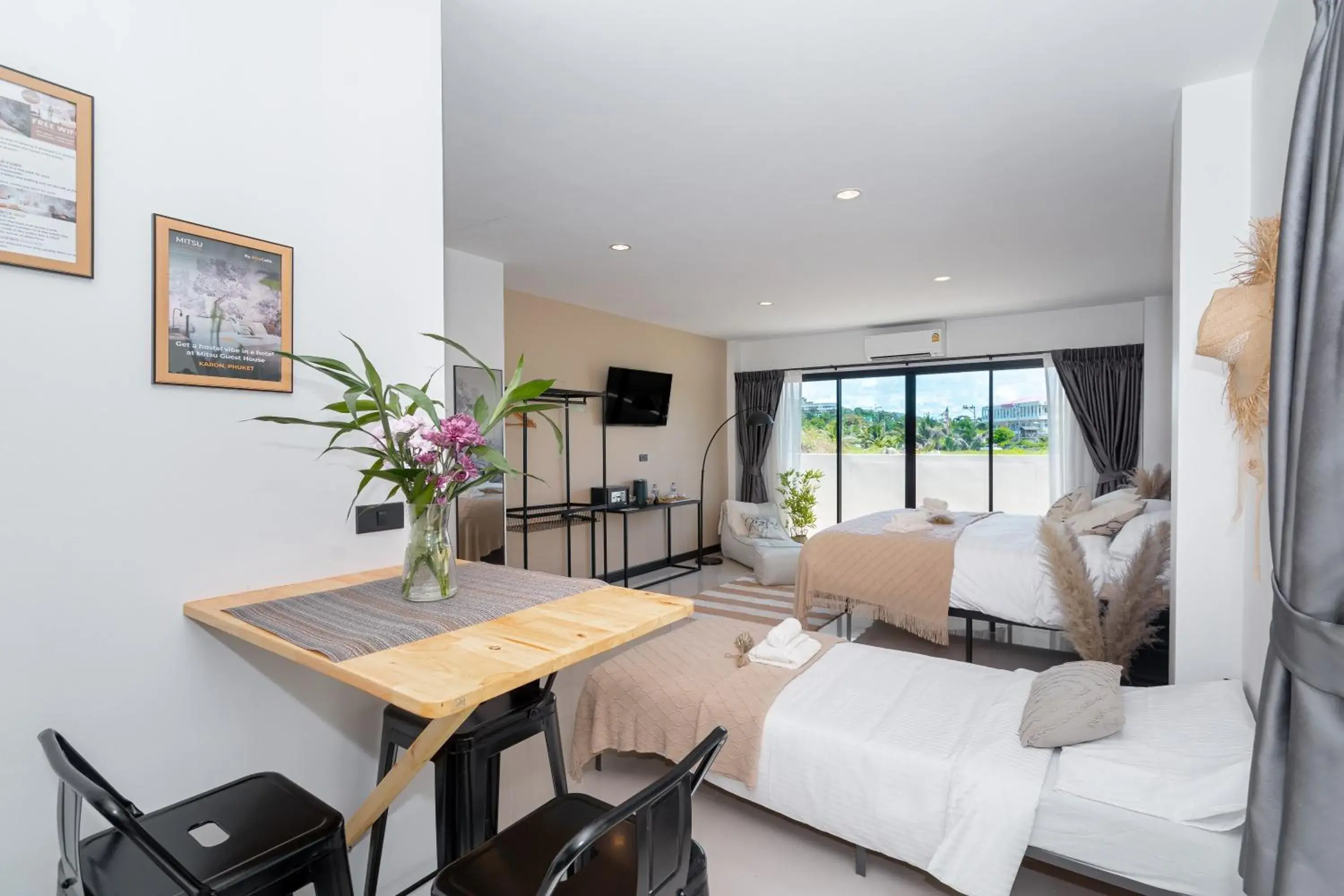 Photo of the whole room in Mitsu Guesthouse Photo of the whole room in Mitsu Guesthouse