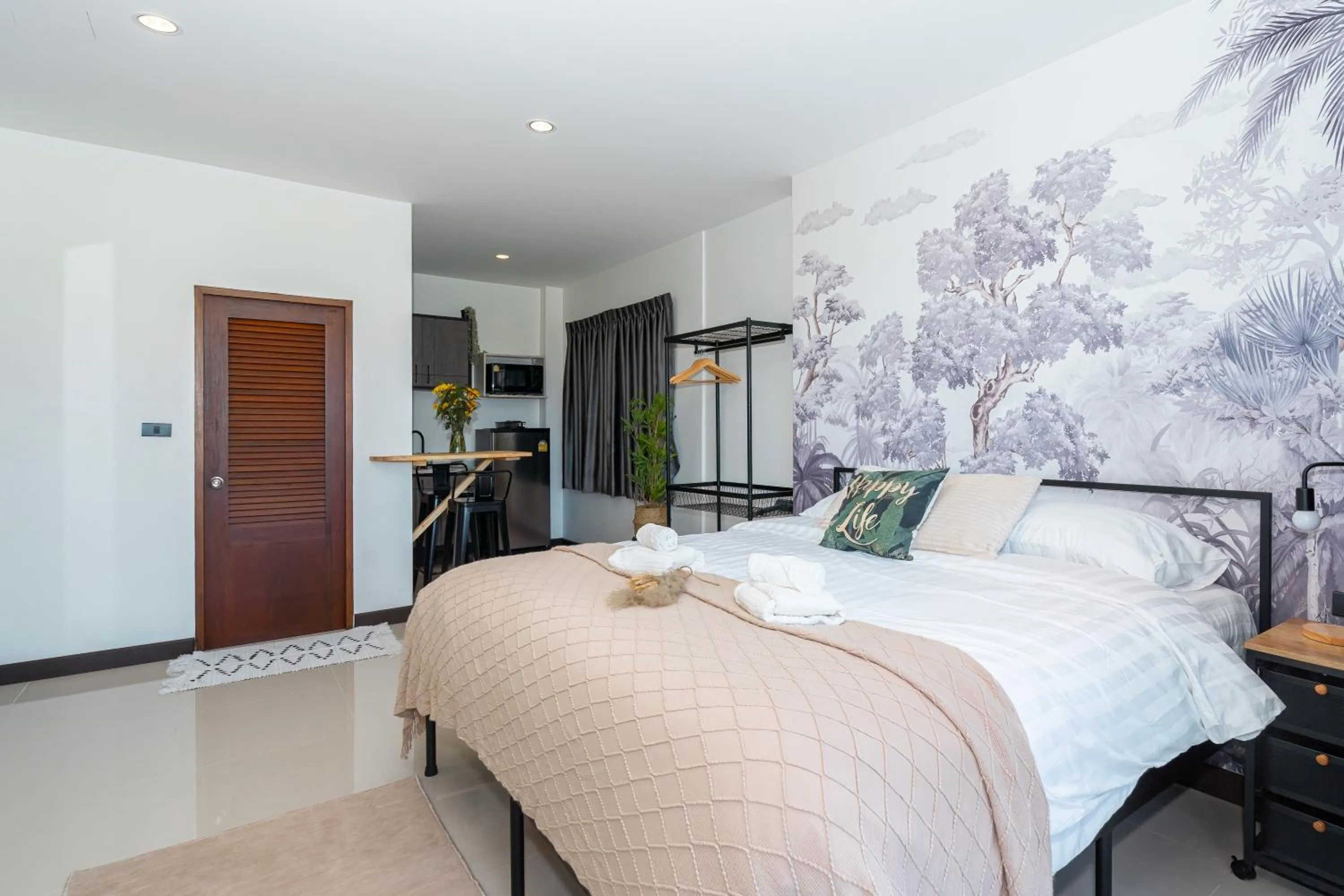 Kitchen or kitchenette, Bed in Mitsu Guesthouse