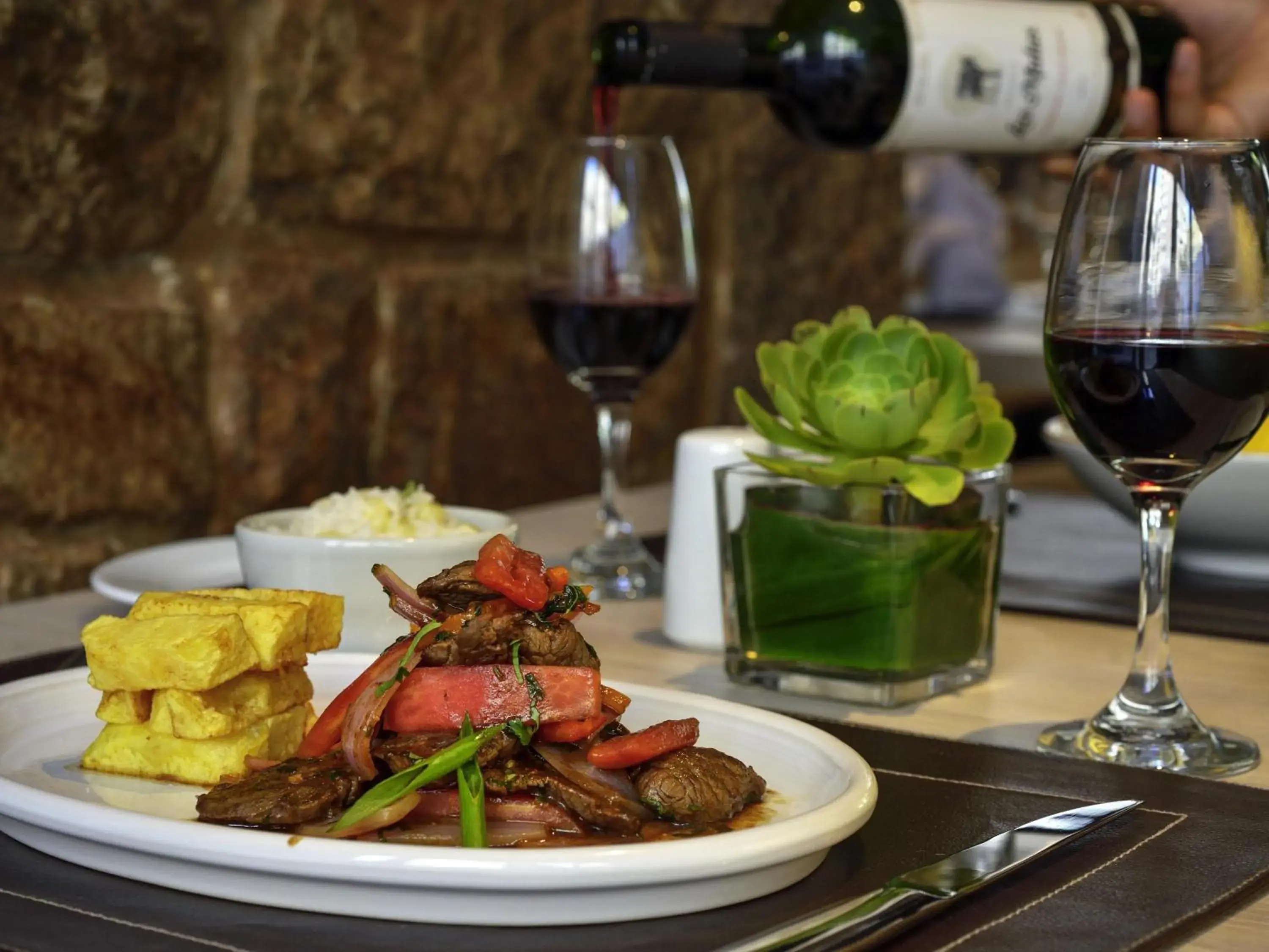 Restaurant/places to eat in Mercure Ariosto Lima Restaurant/places to eat in Mercure Ariosto Lima