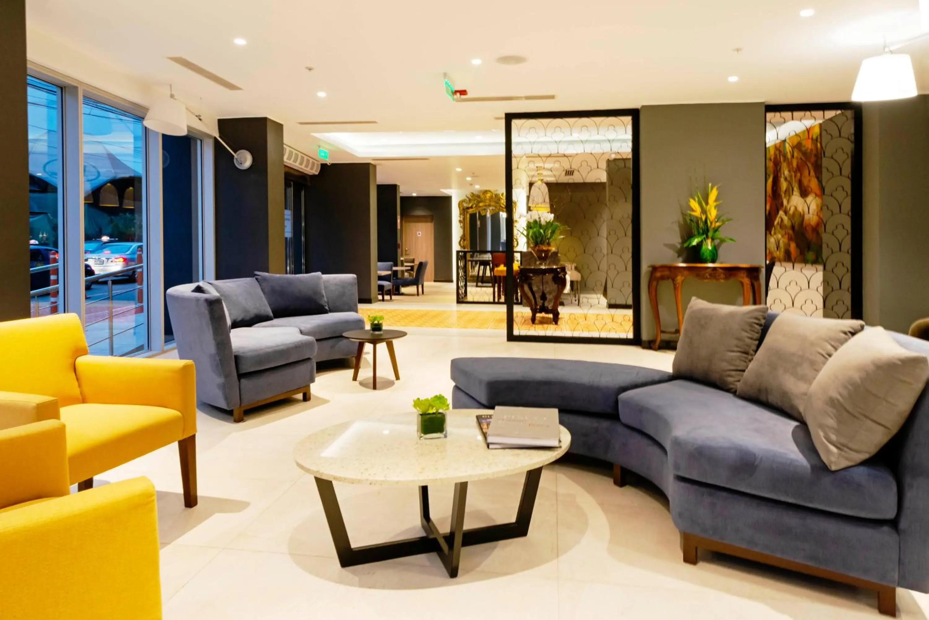 Lobby or reception in Mercure Ariosto Lima