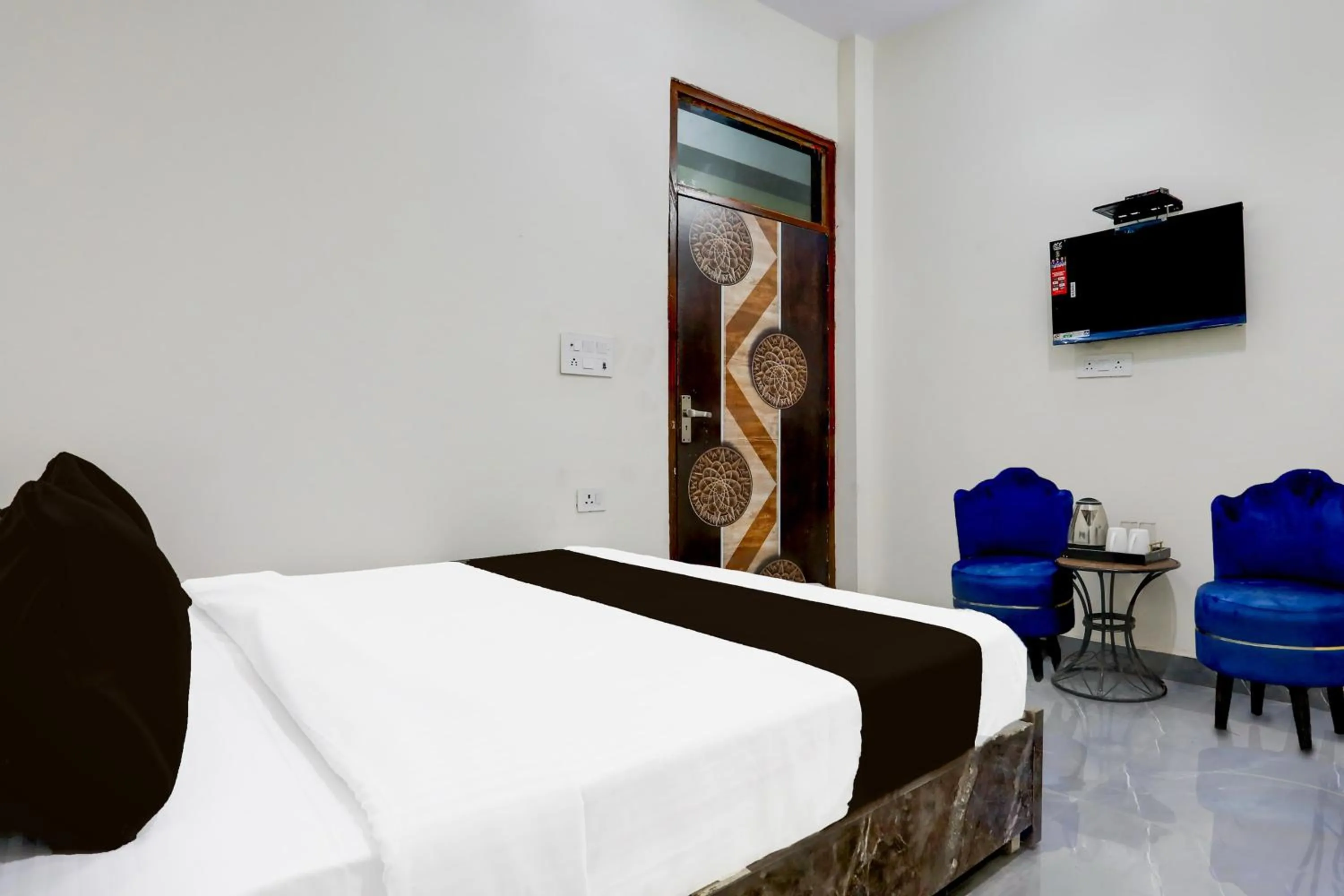 Bedroom, Bed in Super Hotel O Kalka