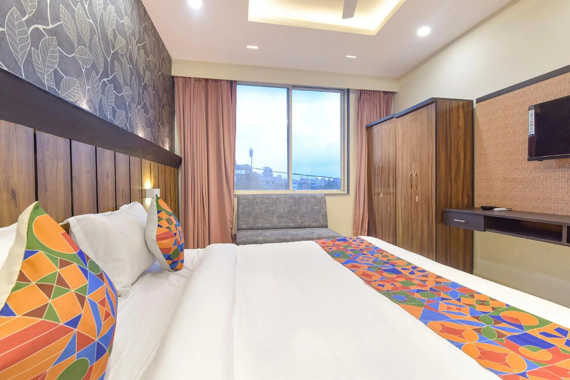 Bed in Via The Max Glory
