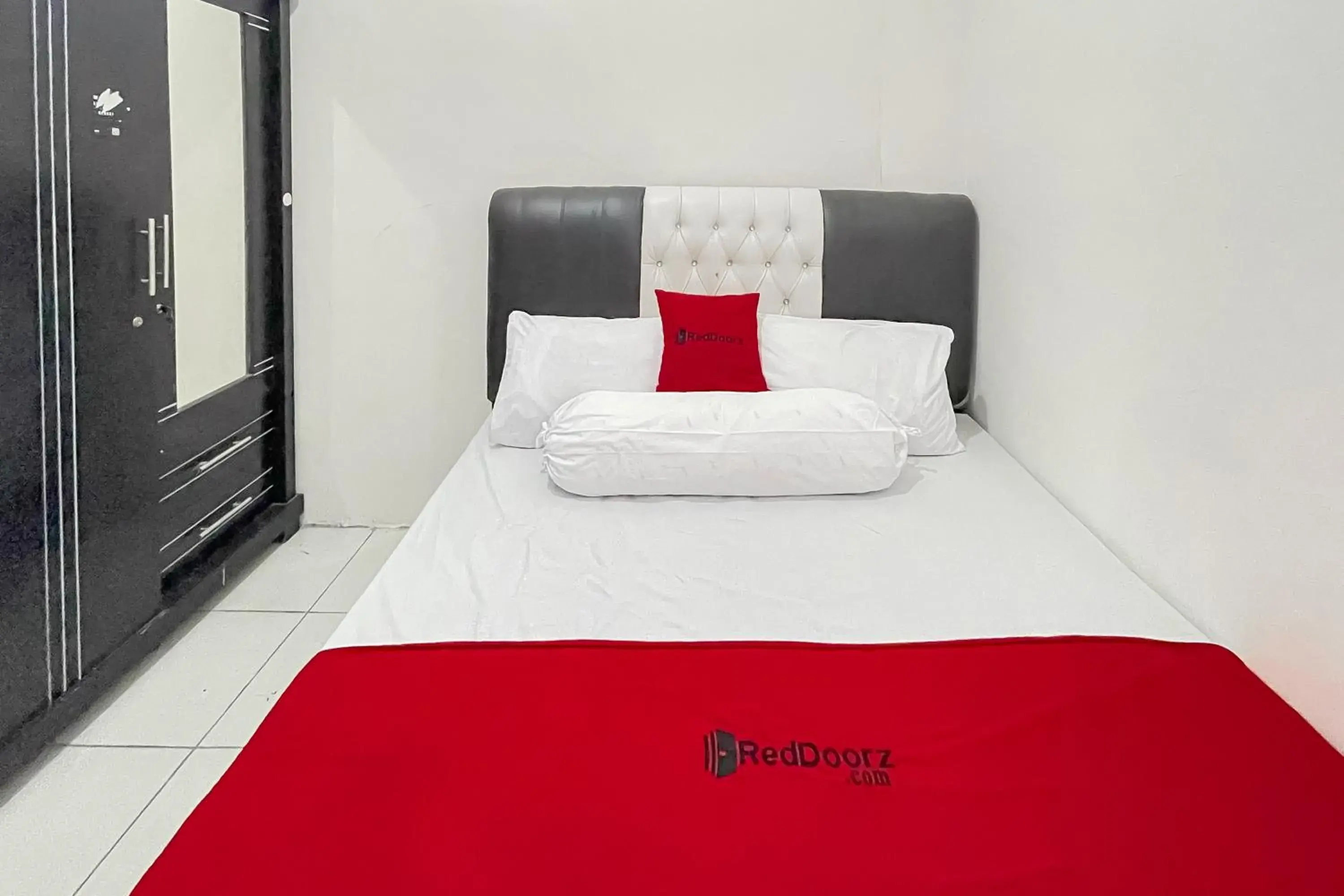 RedDoorz Near Karawang Central Plaza RedDoorz Near Karawang Central Plaza