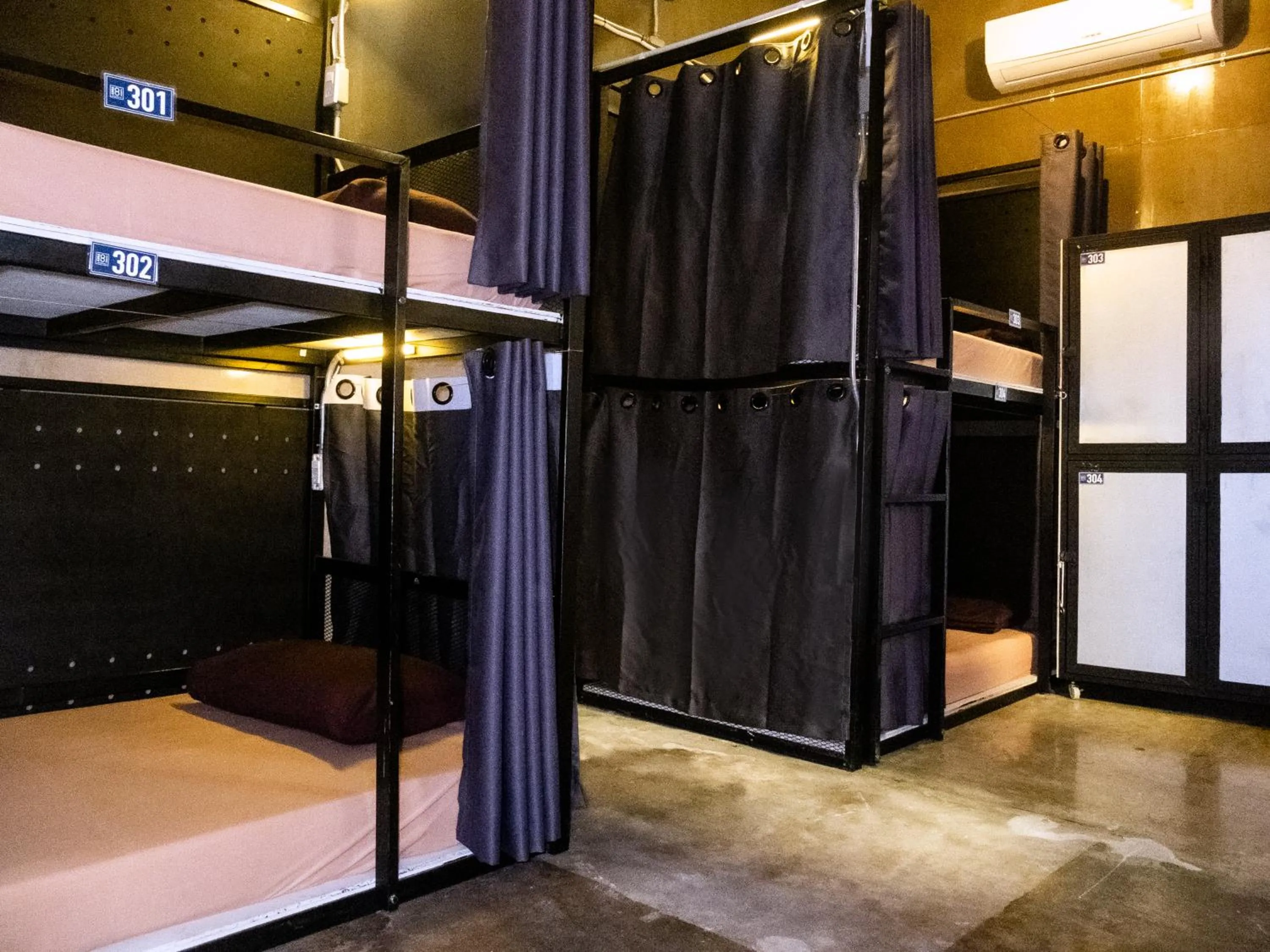 Bed in AREA81 HIDEOUT Hostel Khaosan
