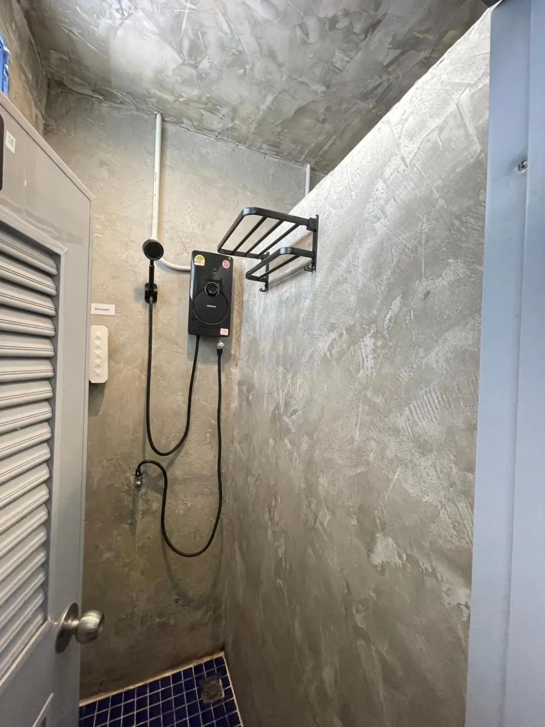 AREA81 HIDEOUT Hostel Khaosan