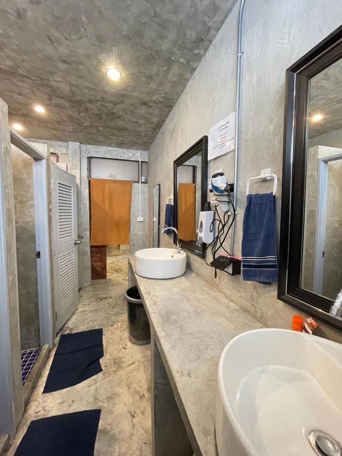 AREA81 HIDEOUT Hostel Khaosan