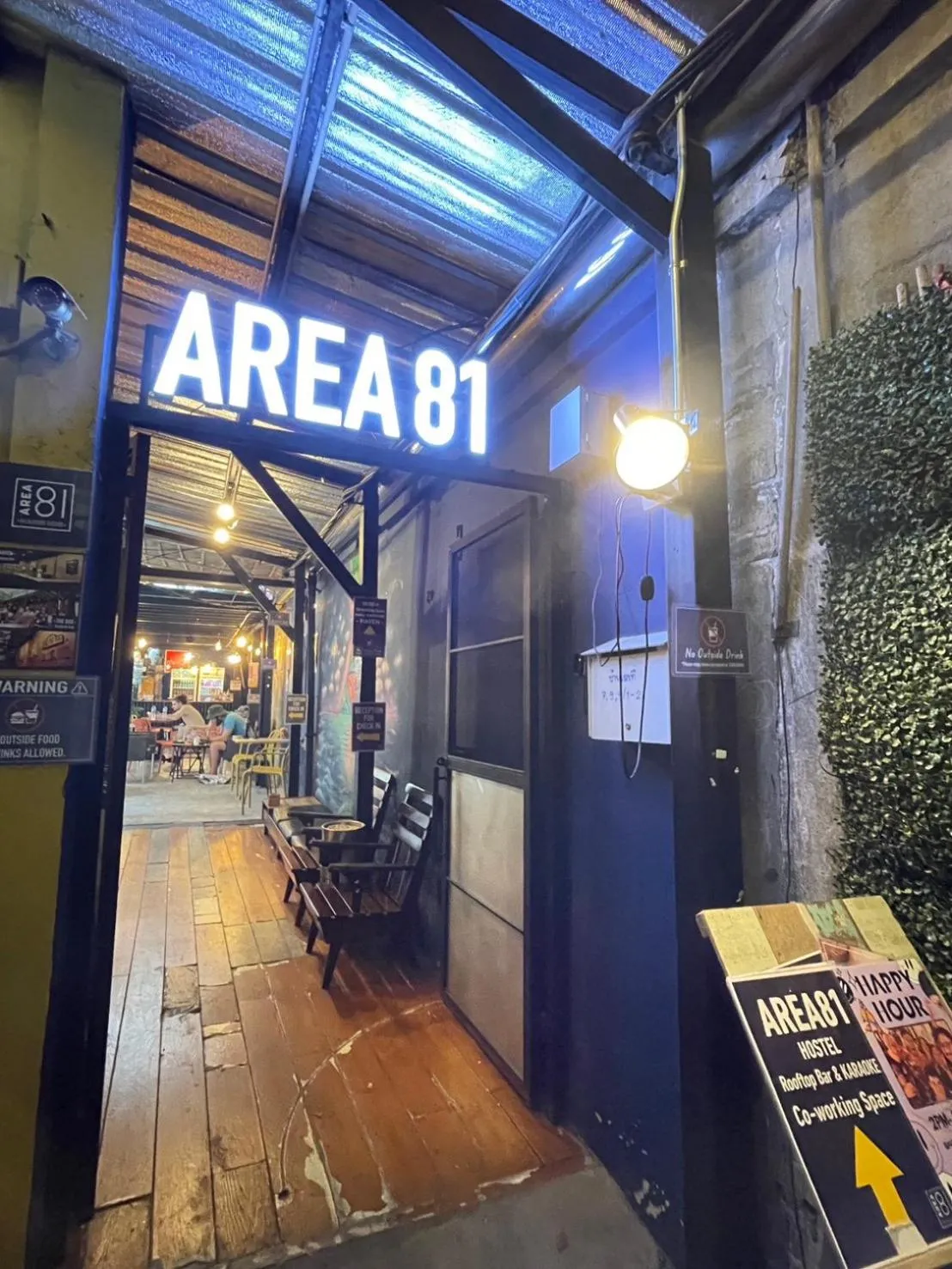 AREA81 HIDEOUT Hostel Khaosan