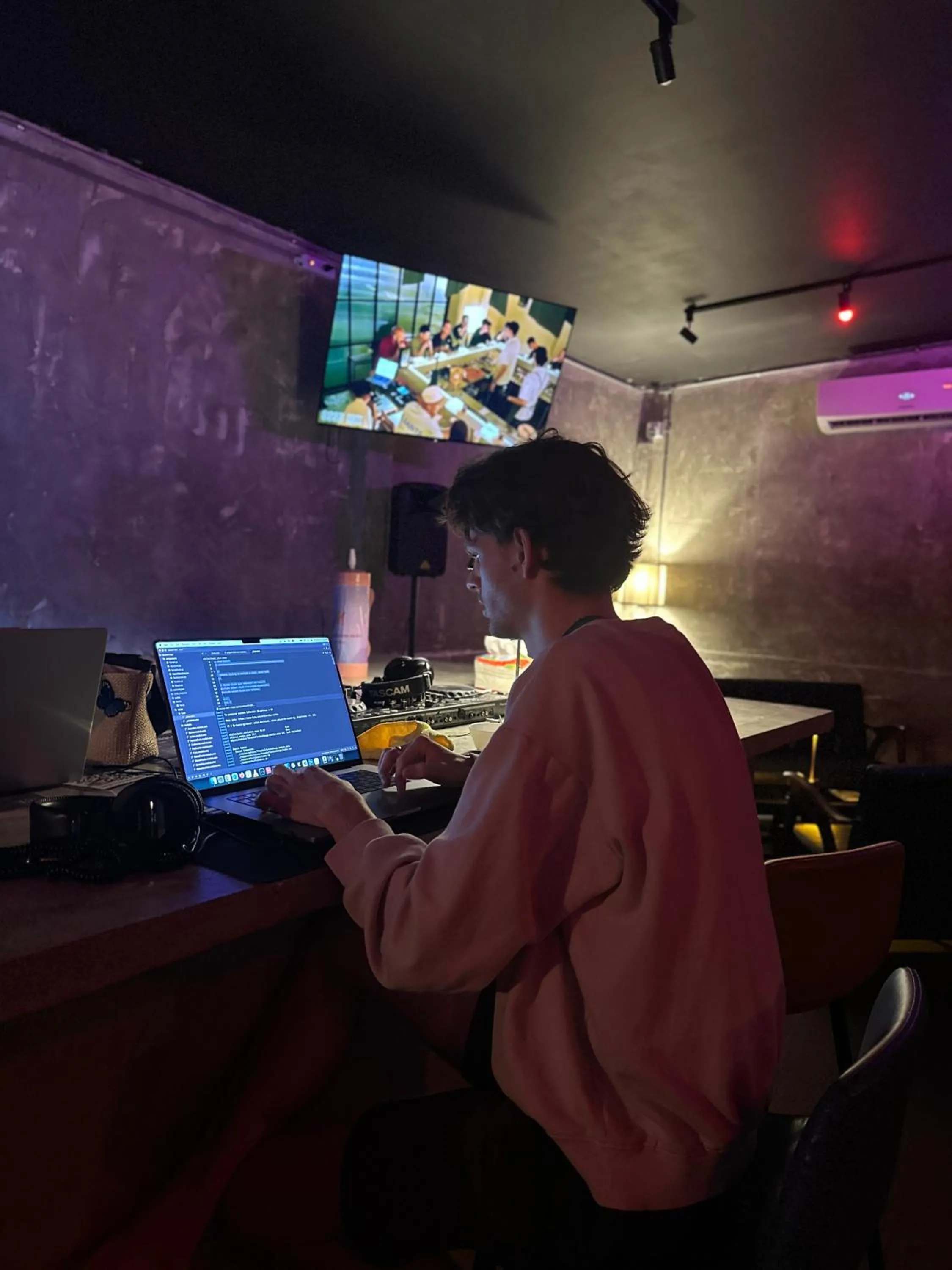 AREA81 HIDEOUT Hostel Khaosan