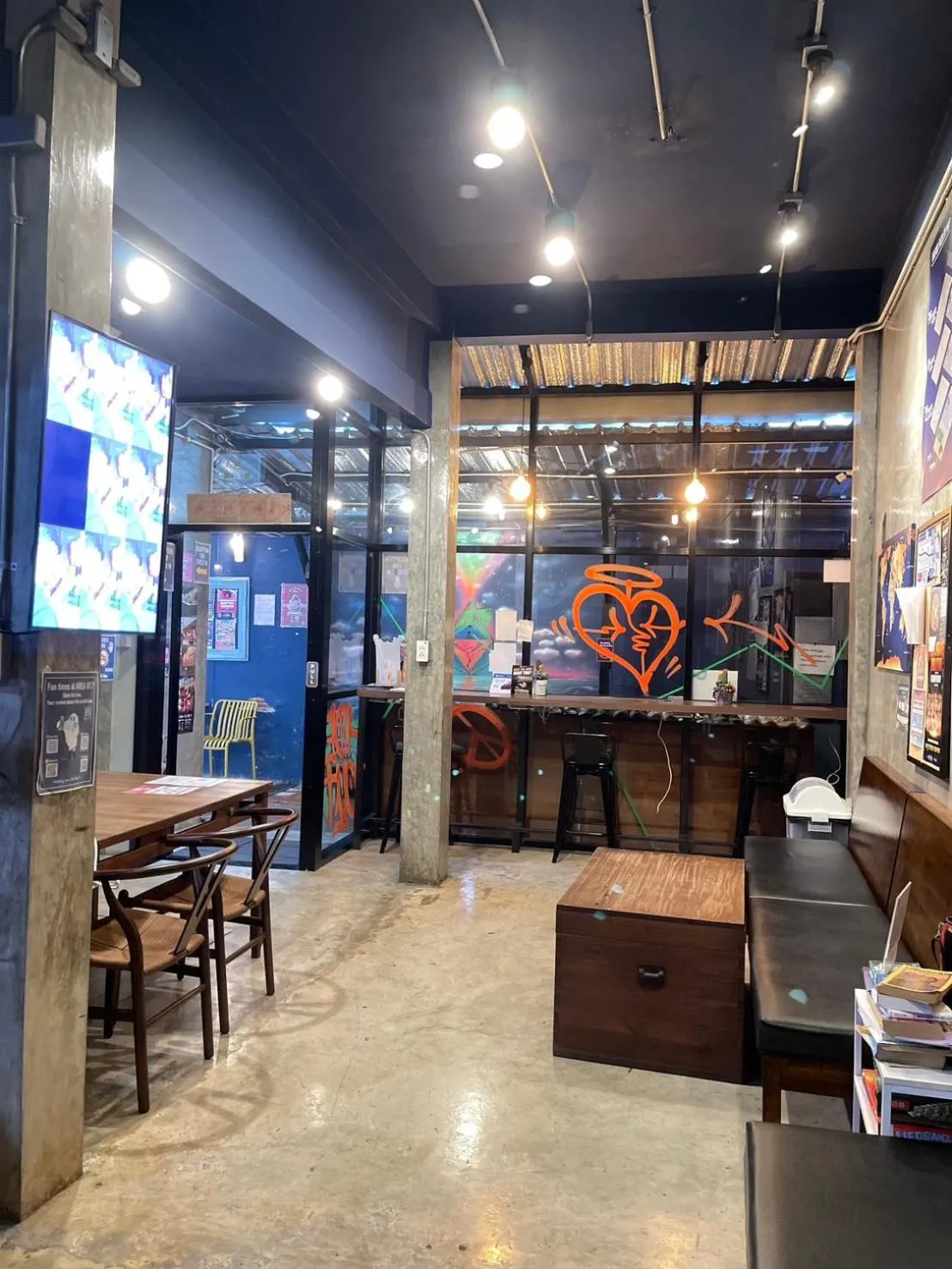 AREA81 HIDEOUT Hostel Khaosan