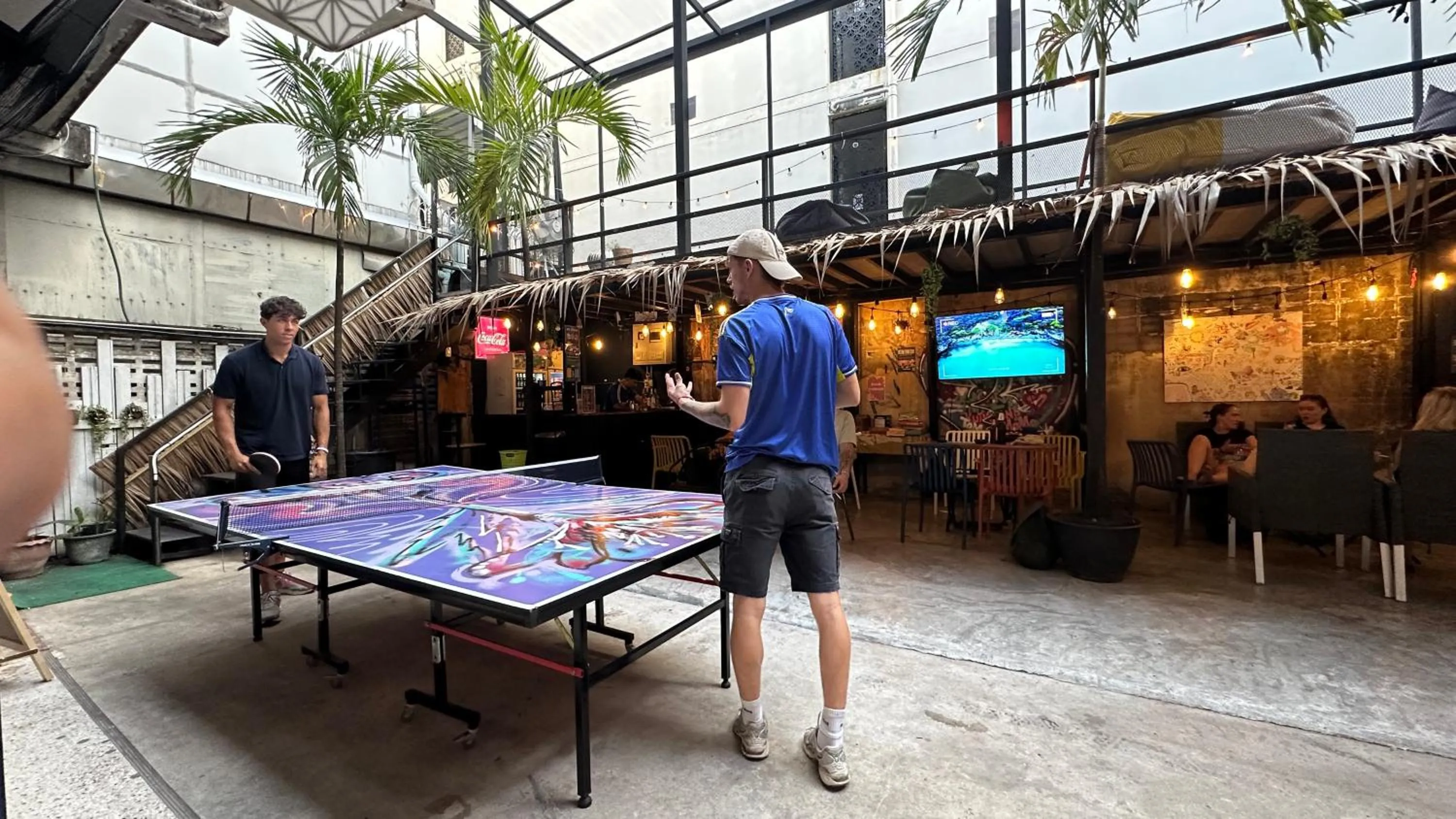 AREA81 HIDEOUT Hostel Khaosan