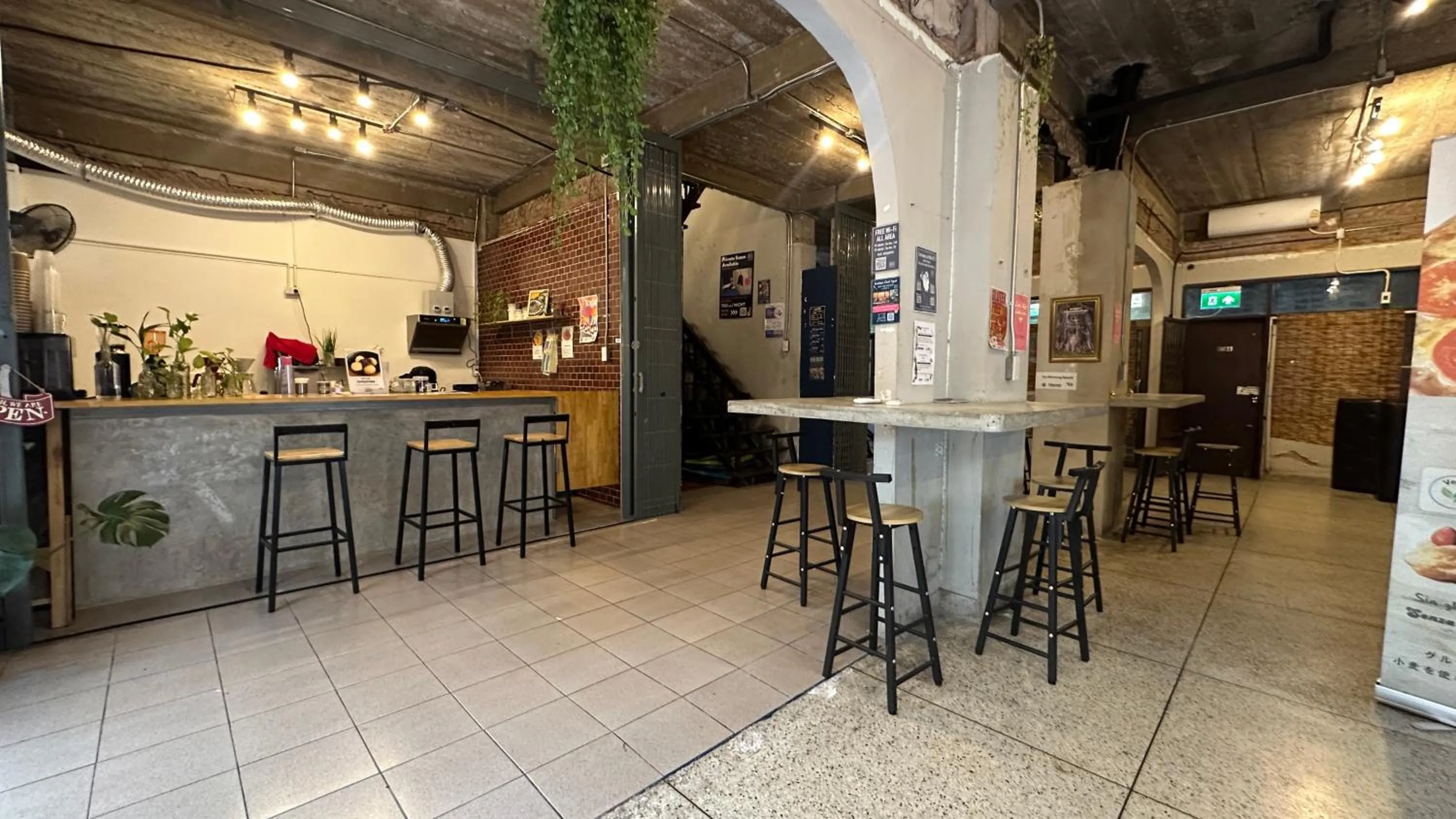 AREA81 HIDEOUT Hostel Khaosan