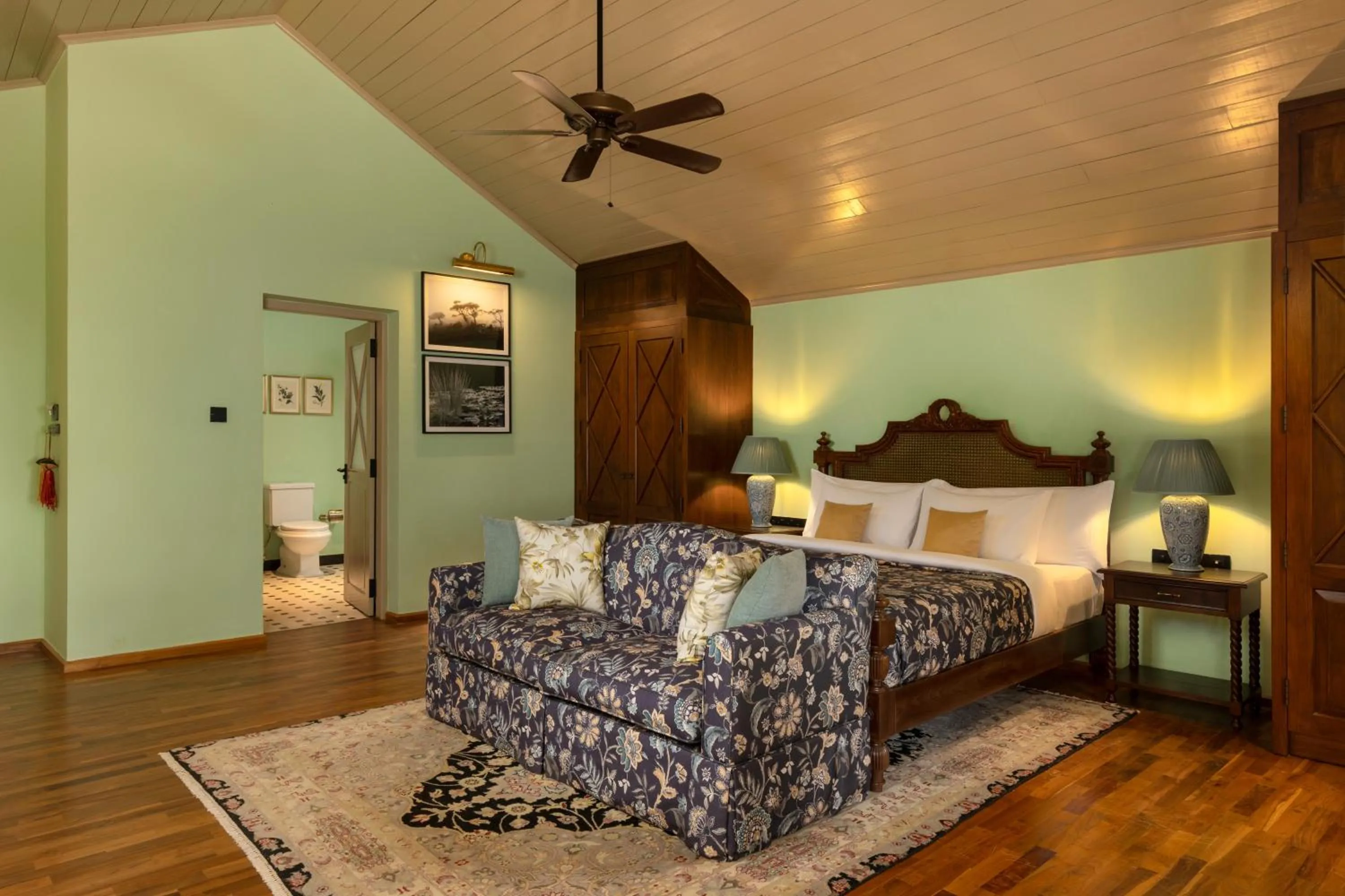 Toilet, Bed in Uga Halloowella - Hatton - All Inclusive