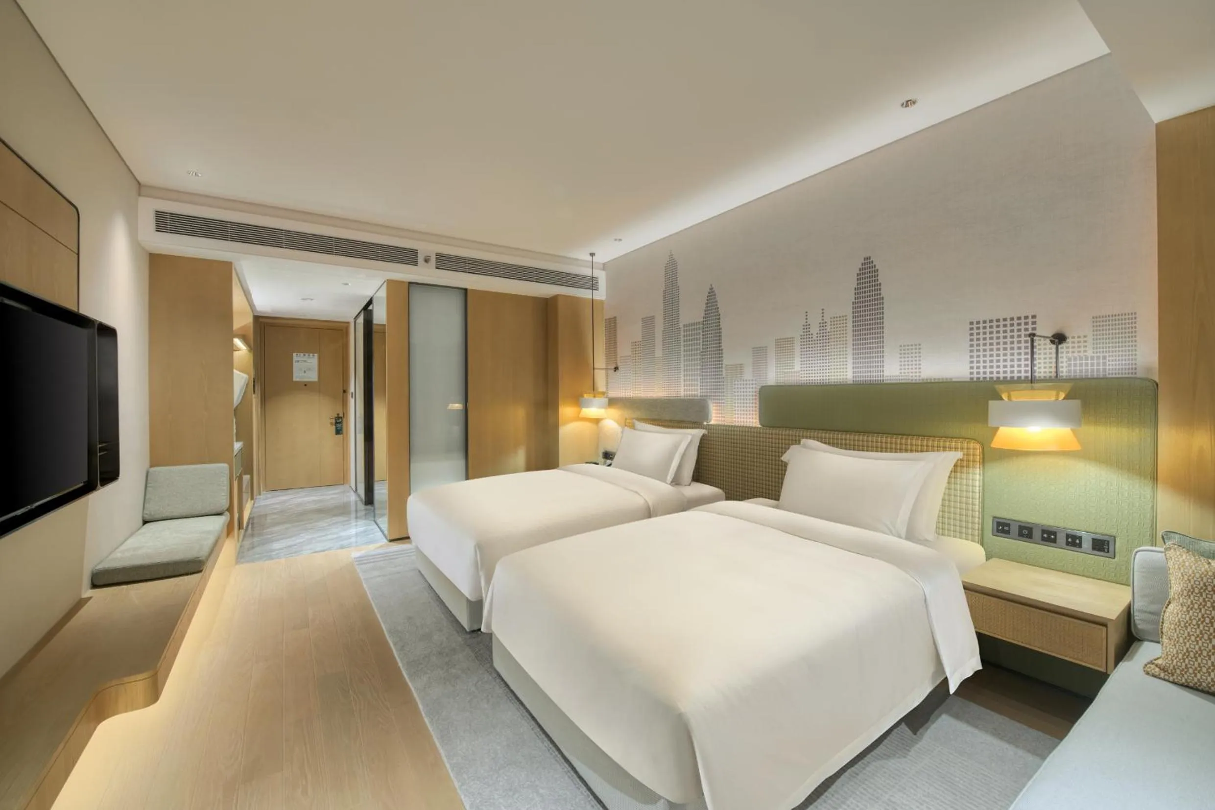 Bed in Holiday Inn Shenzhen Nanshan by IHG