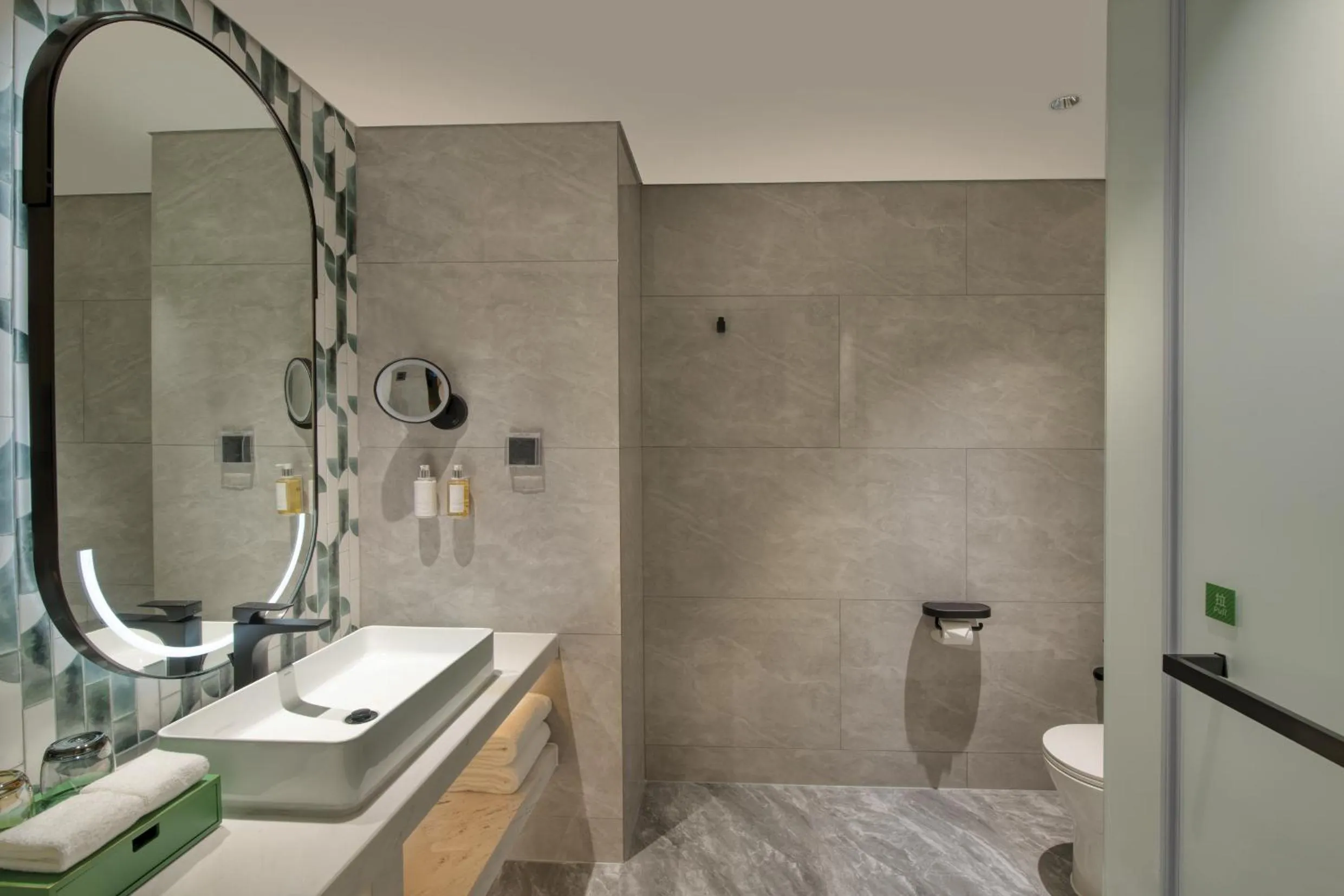 Toilet in Holiday Inn Shenzhen Nanshan by IHG