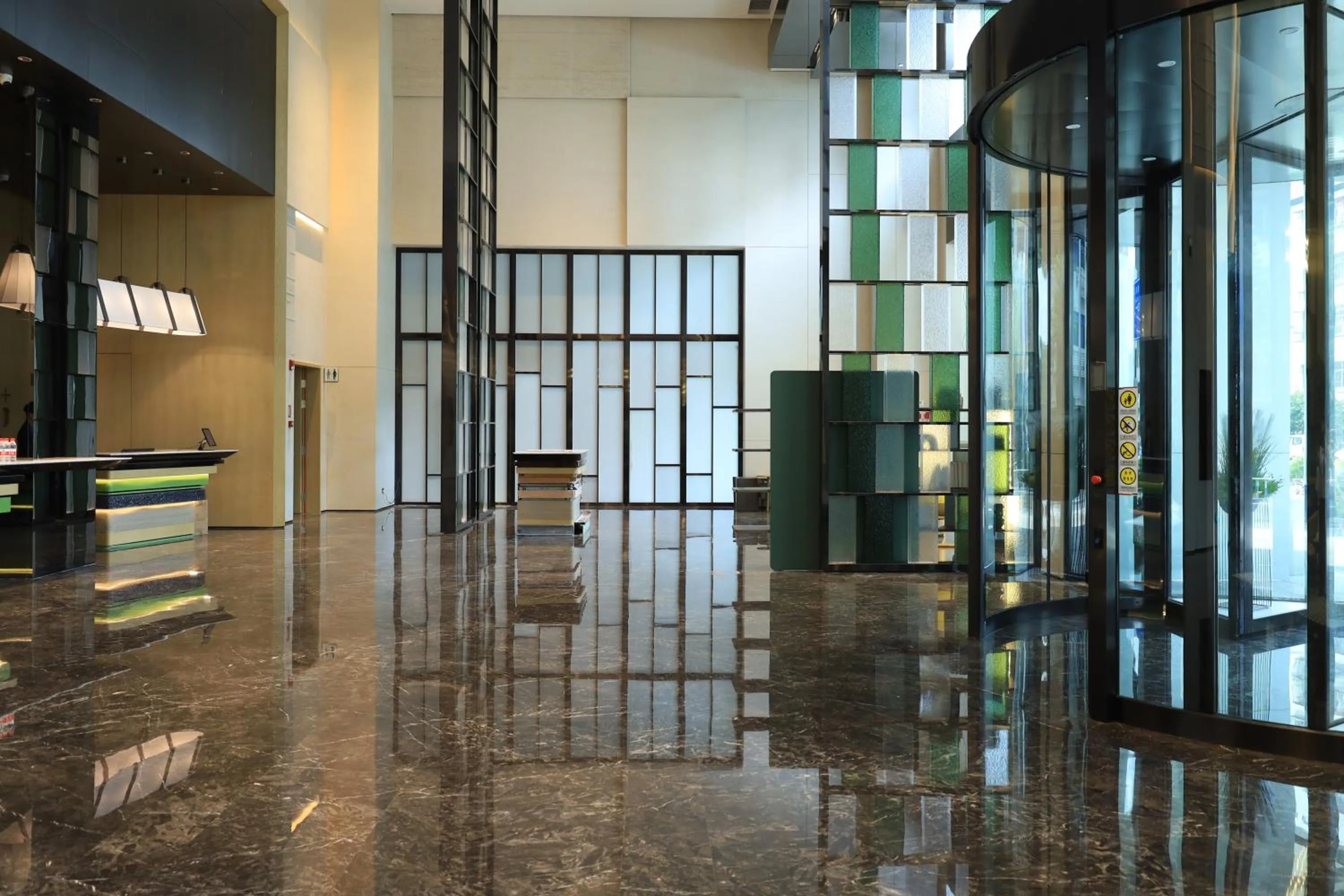 Lobby or reception in Holiday Inn Shenzhen Nanshan by IHG