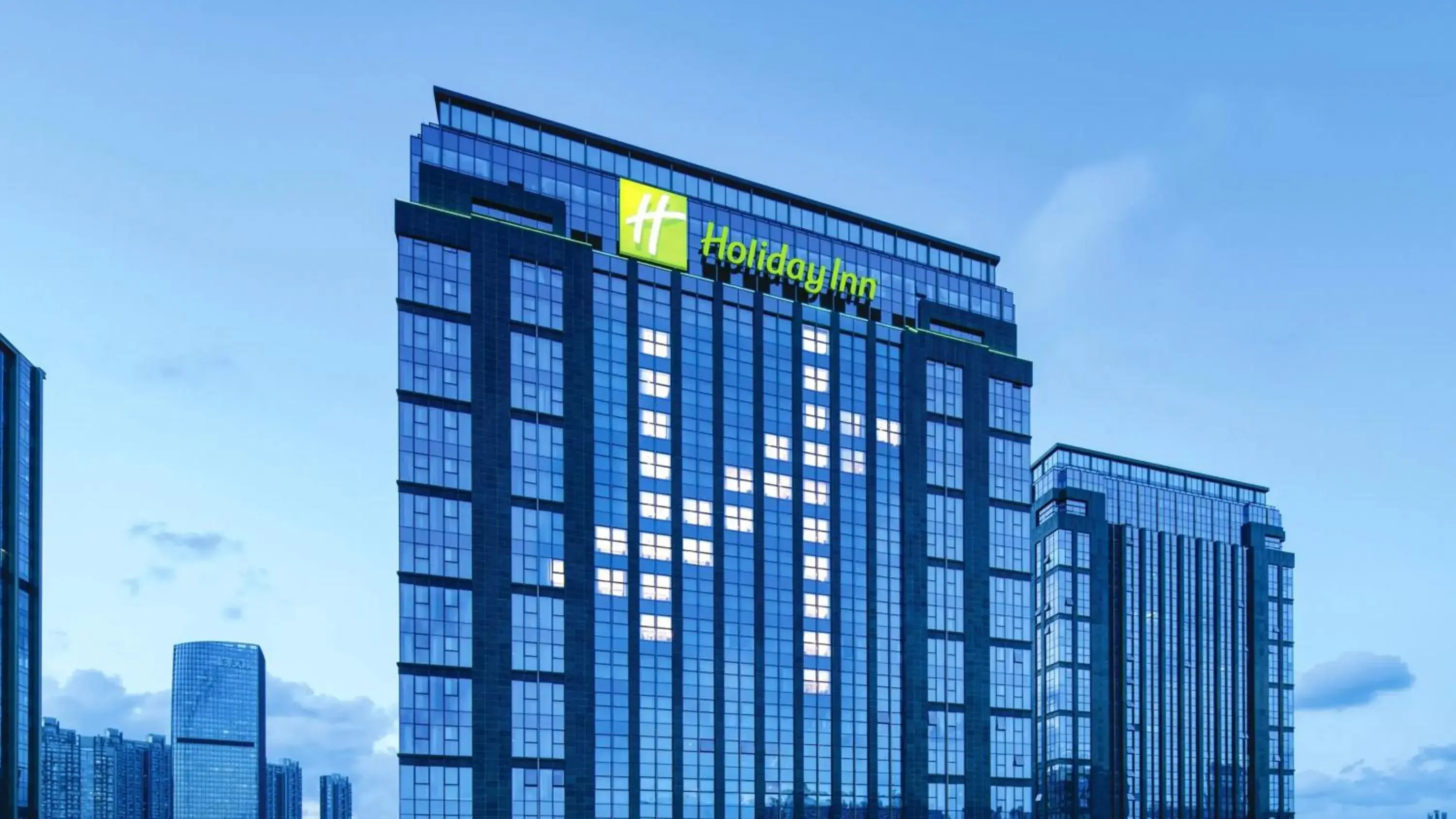 Property building in Holiday Inn Shenzhen Nanshan by IHG Property building in Holiday Inn Shenzhen Nanshan by IHG