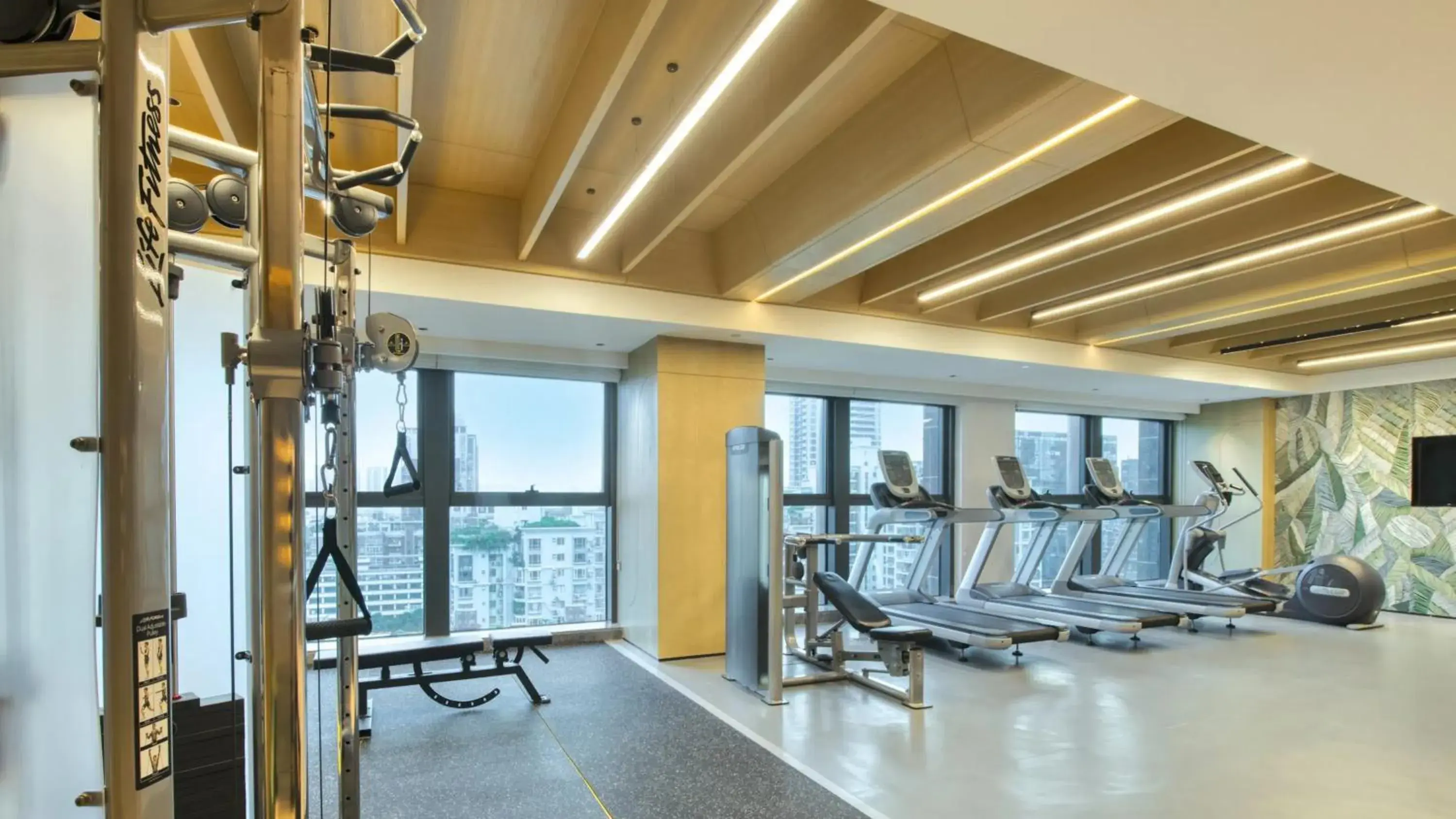 Fitness centre/facilities in Holiday Inn Shenzhen Nanshan by IHG Fitness centre/facilities in Holiday Inn Shenzhen Nanshan by IHG