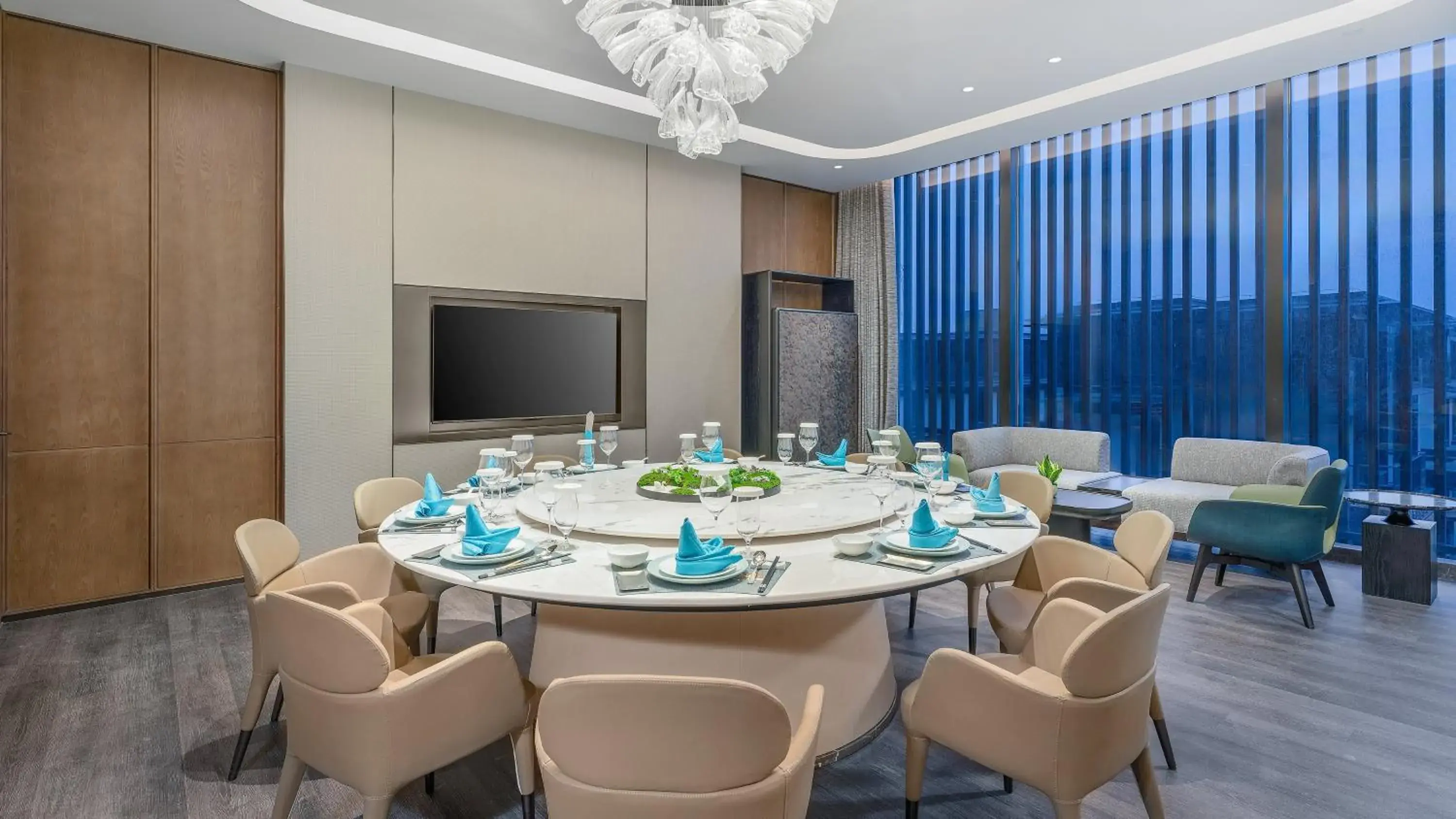 Restaurant/places to eat in Holiday Inn Wuhan Houguan Lake by IHG Restaurant/places to eat in Holiday Inn Wuhan Houguan Lake by IHG