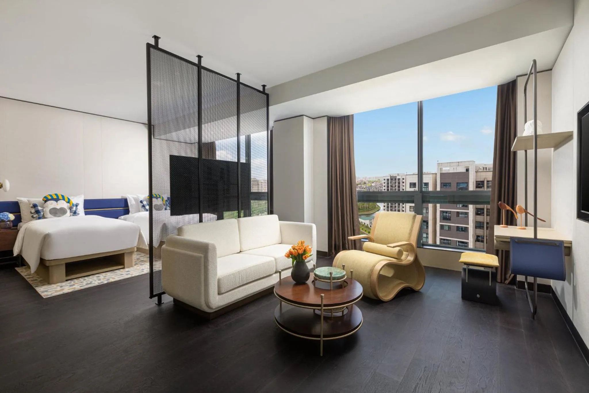 Photo of the whole room, Bed in voco Suites Shanghai Hongqiao CBD by IHG