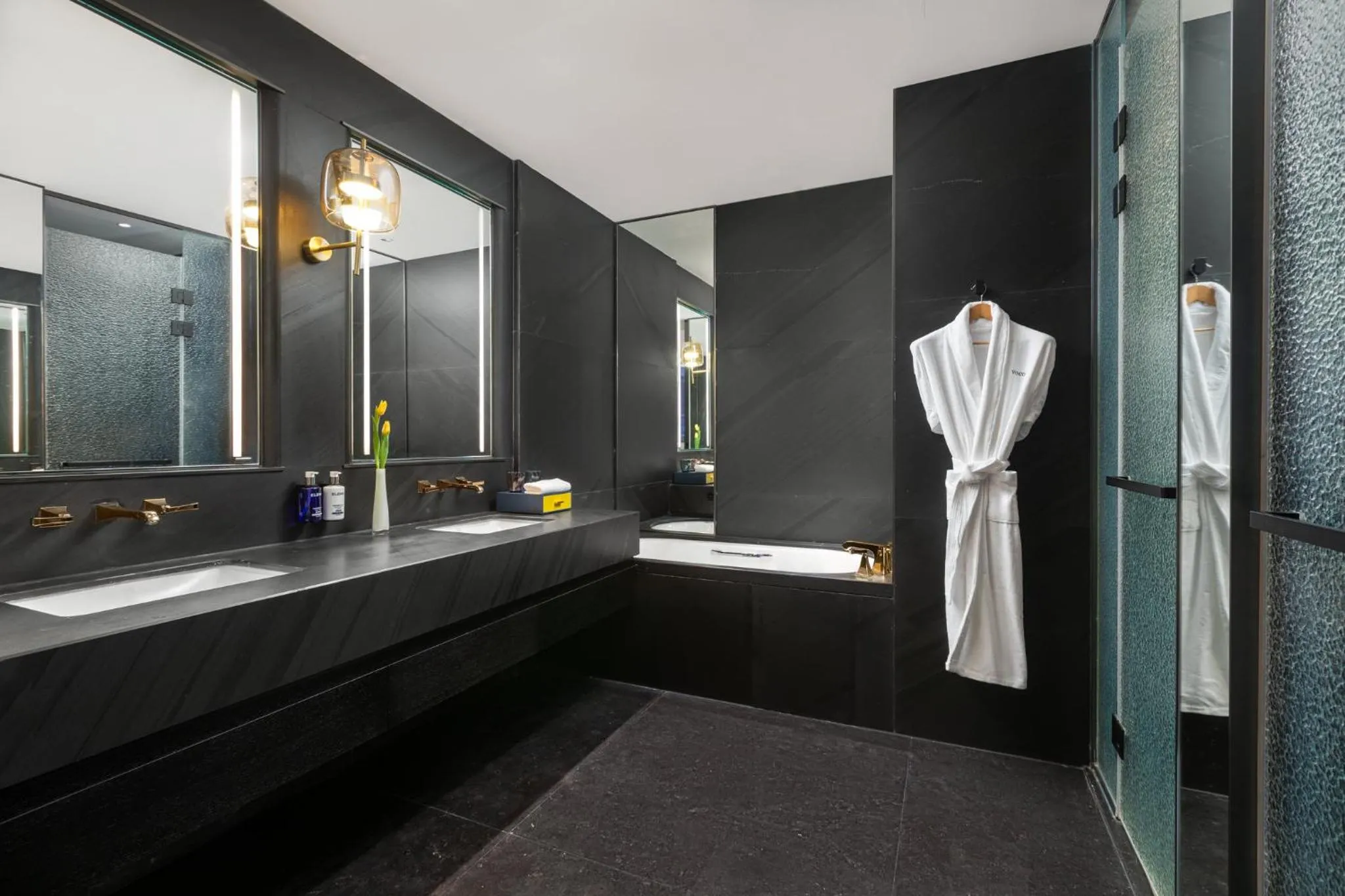 Photo of the whole room in voco Suites Shanghai Hongqiao CBD by IHG