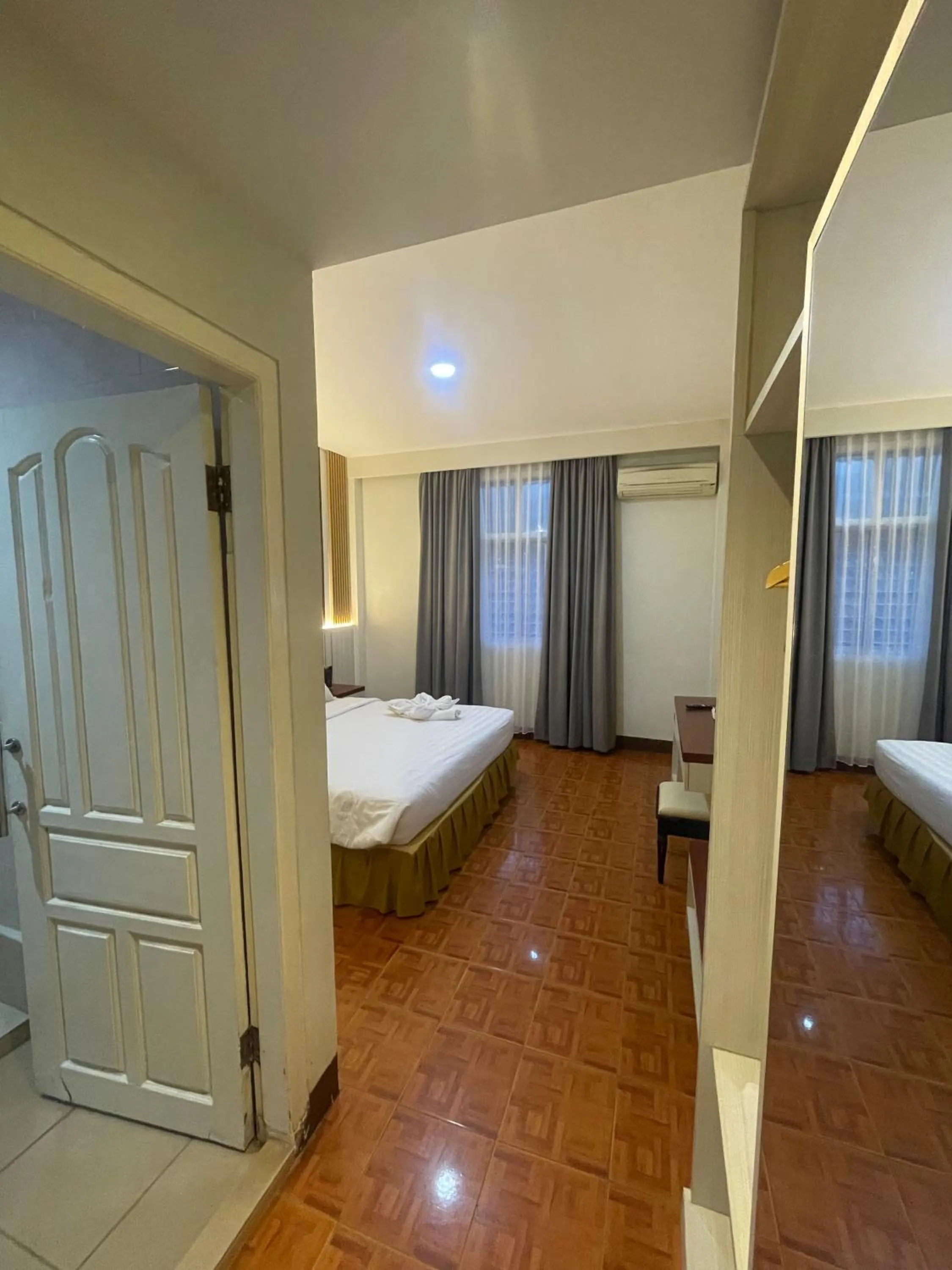 Bedroom, Bed in Soeltan Luxe Hotel Lampung