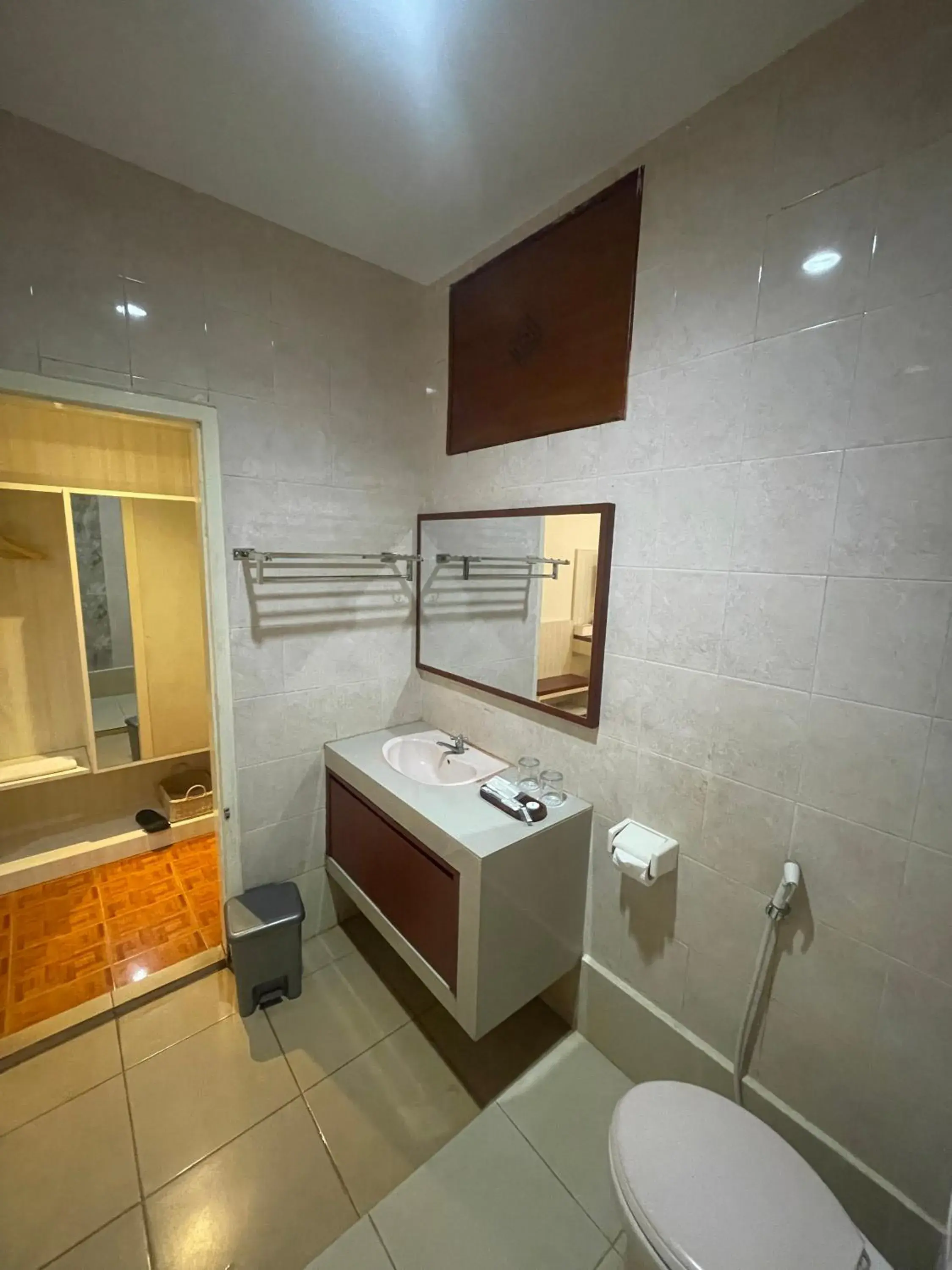 Bathroom in Soeltan Luxe Hotel Lampung Bathroom in Soeltan Luxe Hotel Lampung