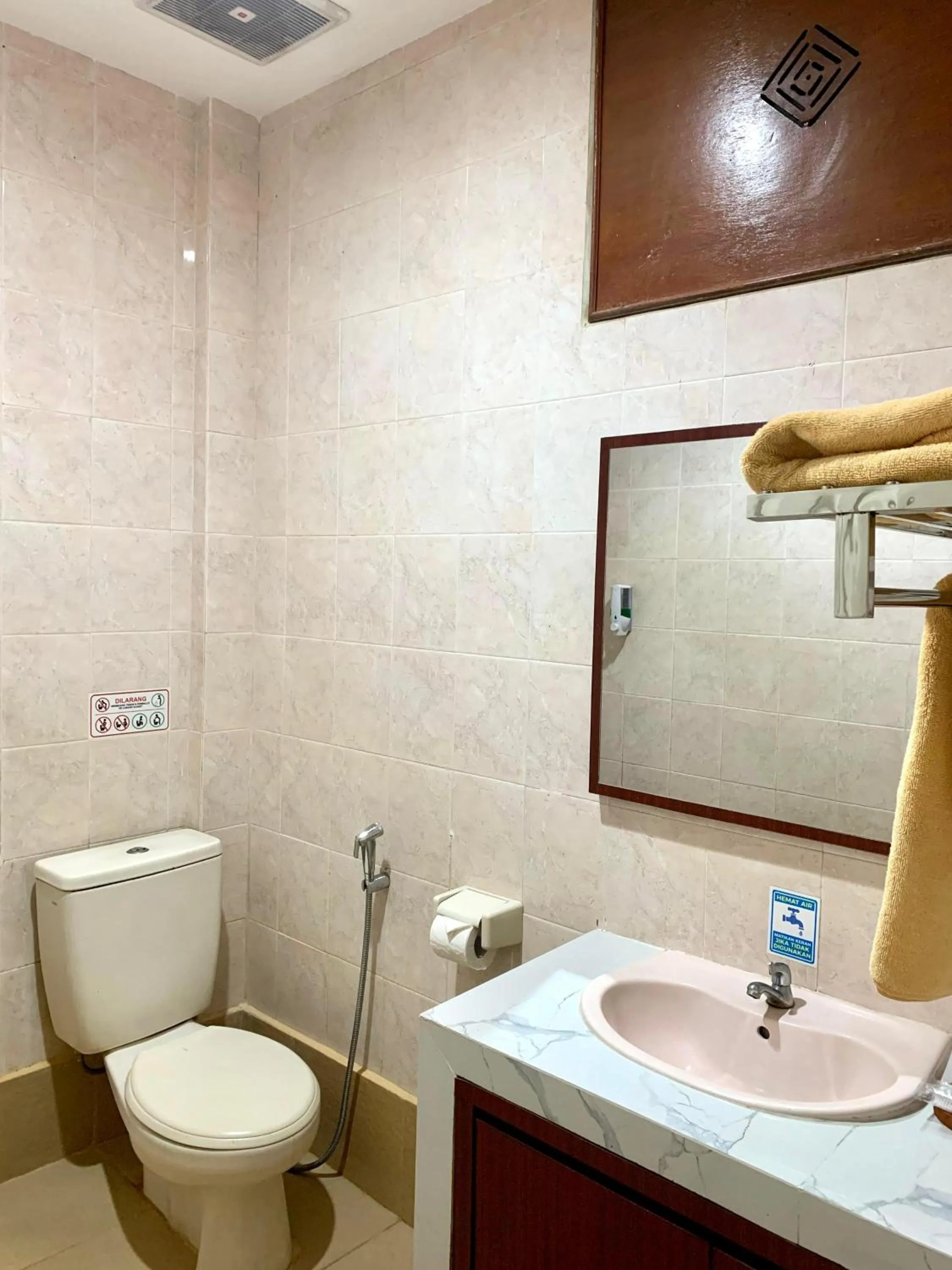 Bathroom in Soeltan Luxe Hotel Lampung