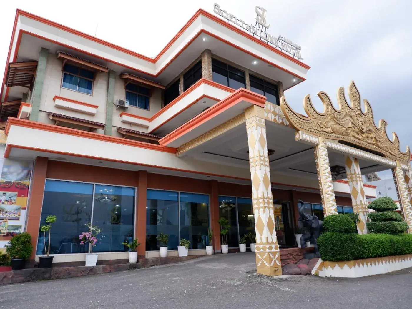 Property building in Soeltan Luxe Hotel Lampung Property building in Soeltan Luxe Hotel Lampung