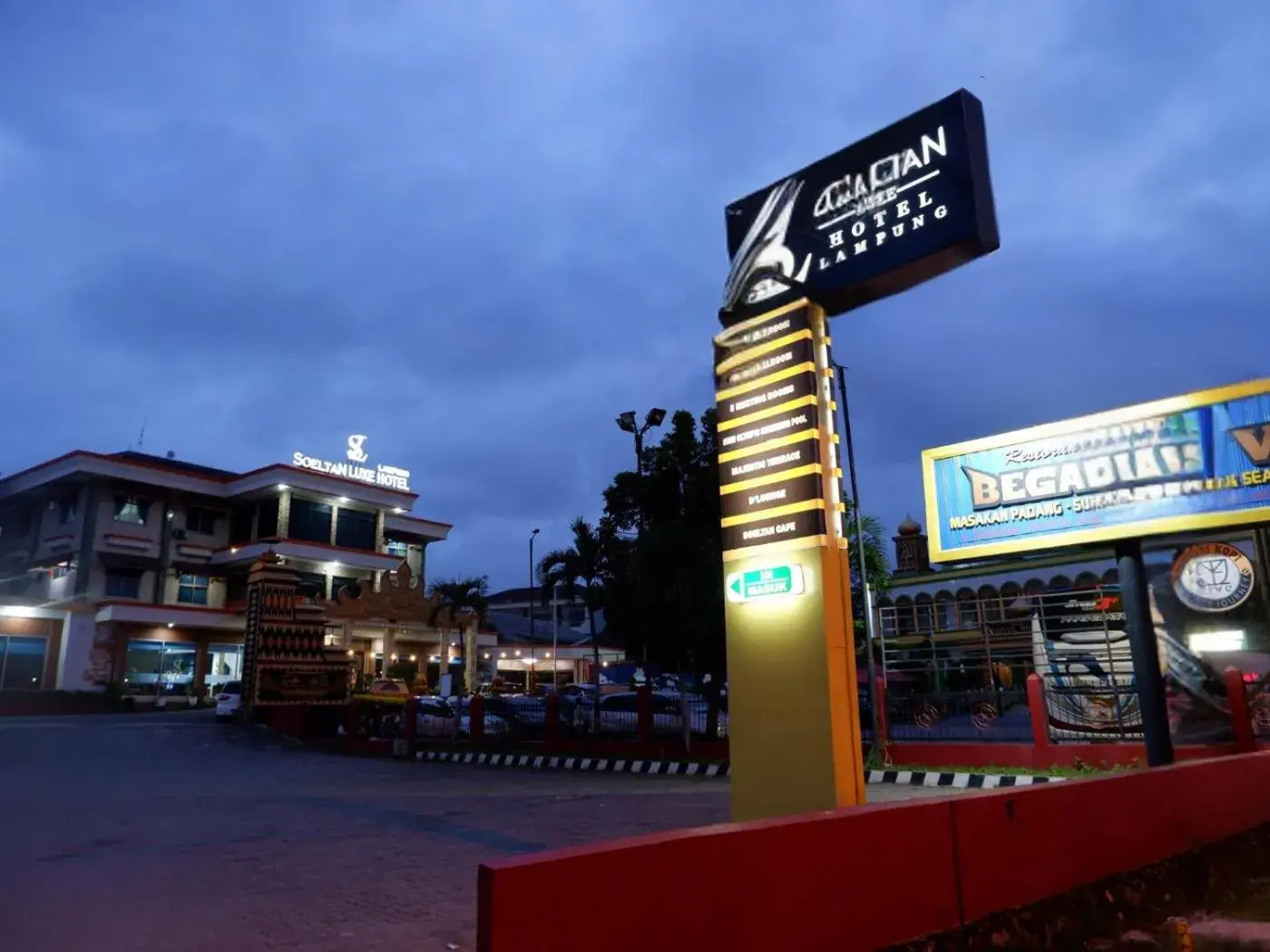 Property building in Soeltan Luxe Hotel Lampung Property building in Soeltan Luxe Hotel Lampung