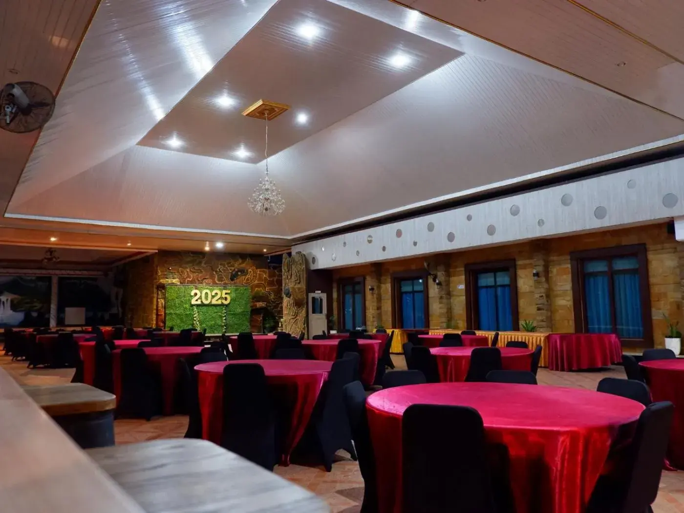 Restaurant/places to eat in Soeltan Luxe Hotel Lampung Restaurant/places to eat in Soeltan Luxe Hotel Lampung