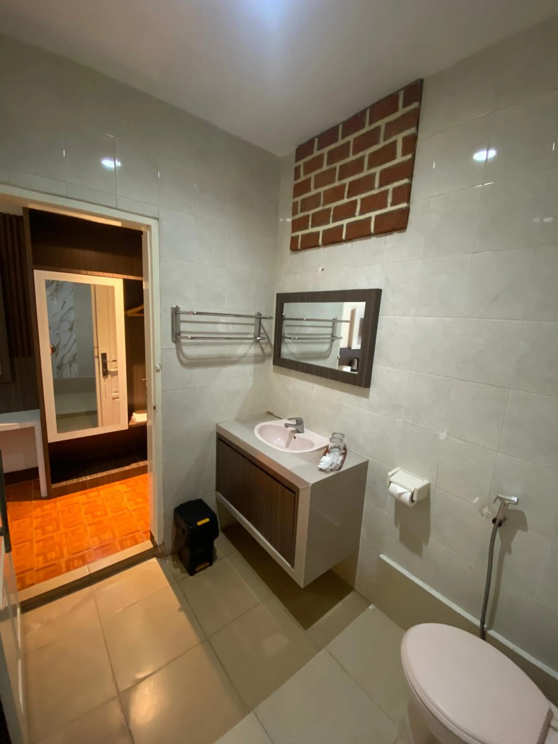 Toilet, Bed in Soeltan Luxe Hotel Lampung
