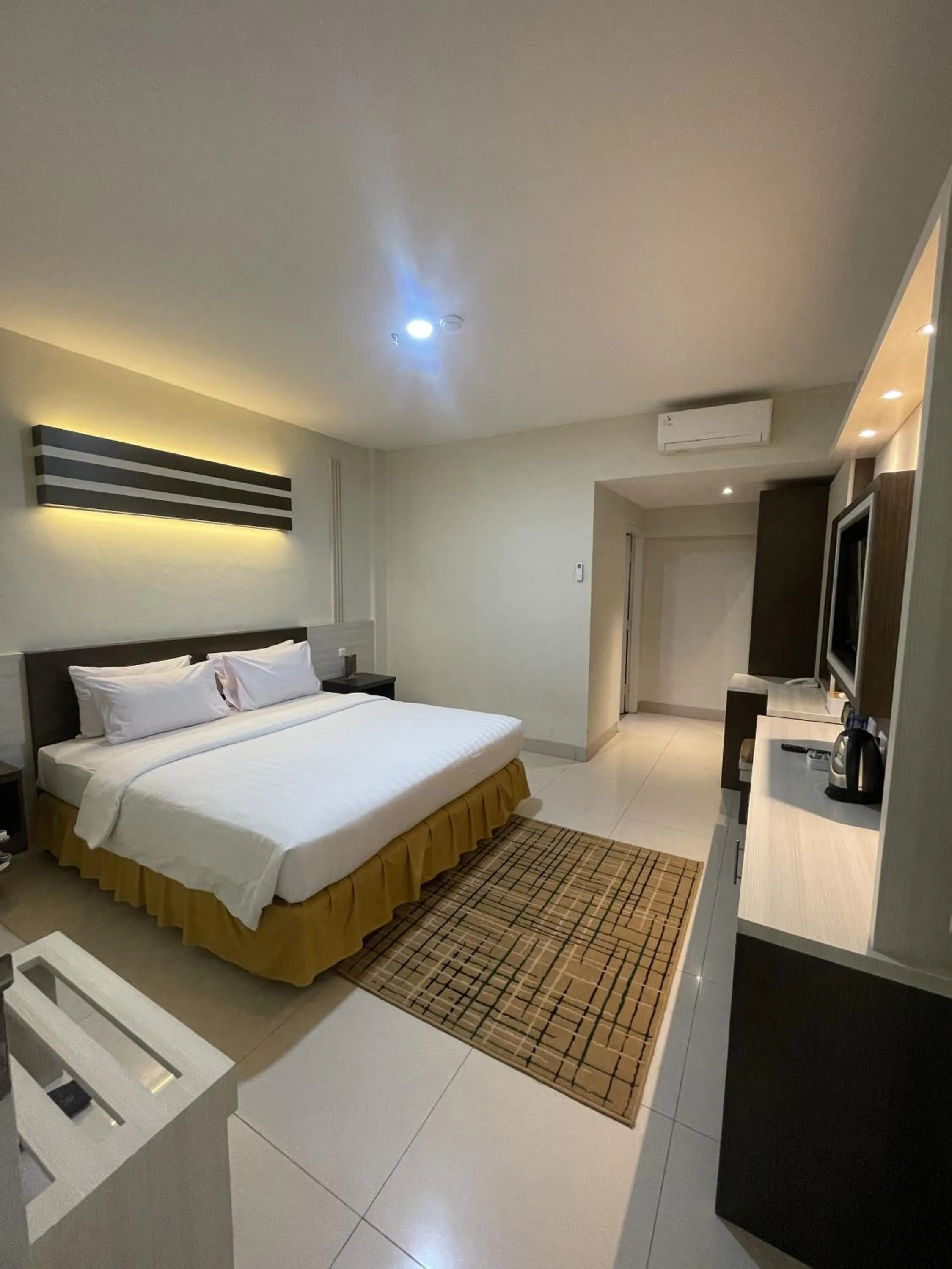 Bedroom, Bed in Soeltan Luxe Hotel Lampung