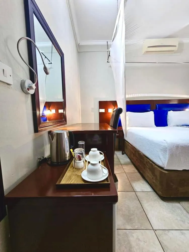 Coffee/tea facilities, Bed in Maun Executive Inn