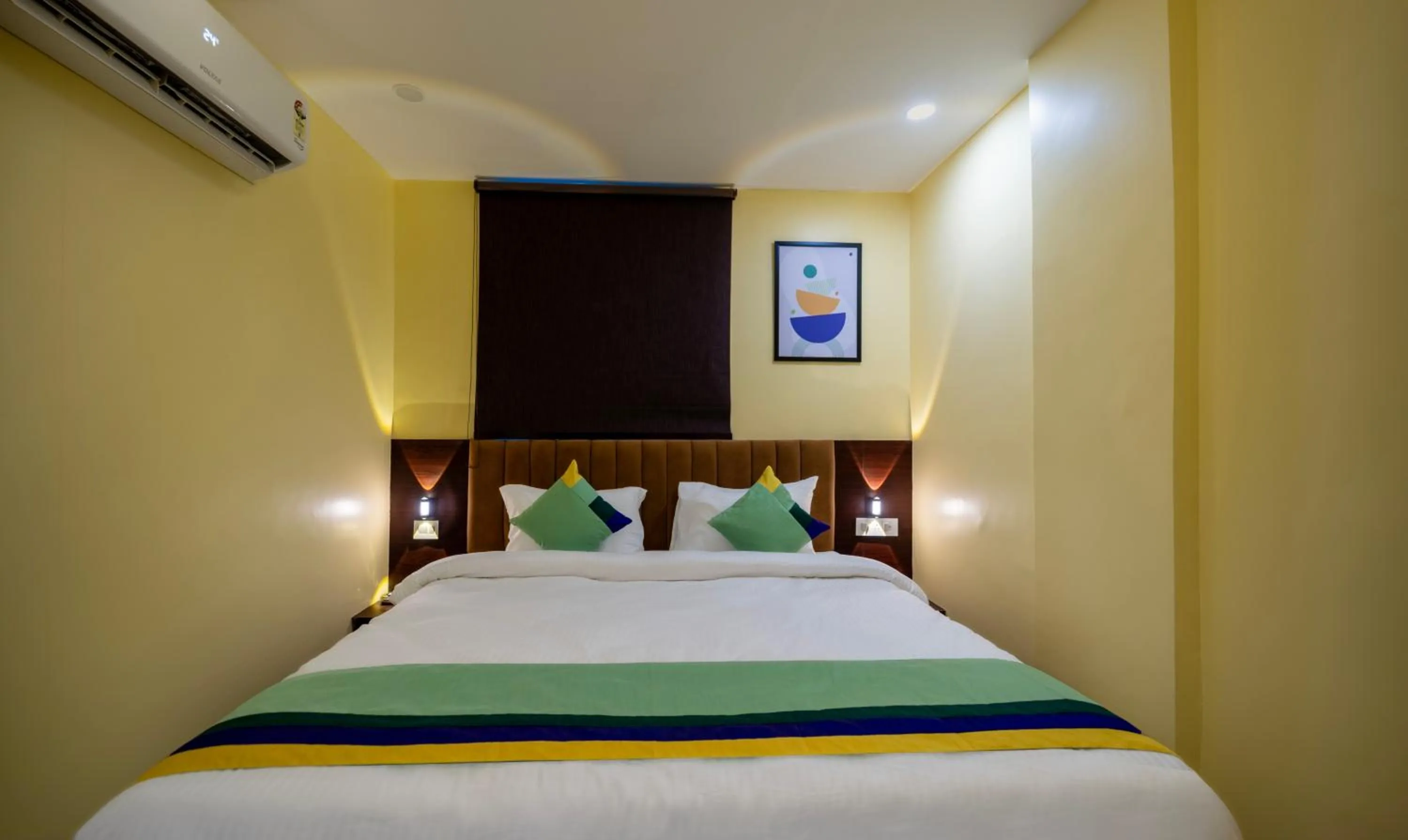 Bedroom, Bed in Treebo Taj Square, 10 Mins From Airport