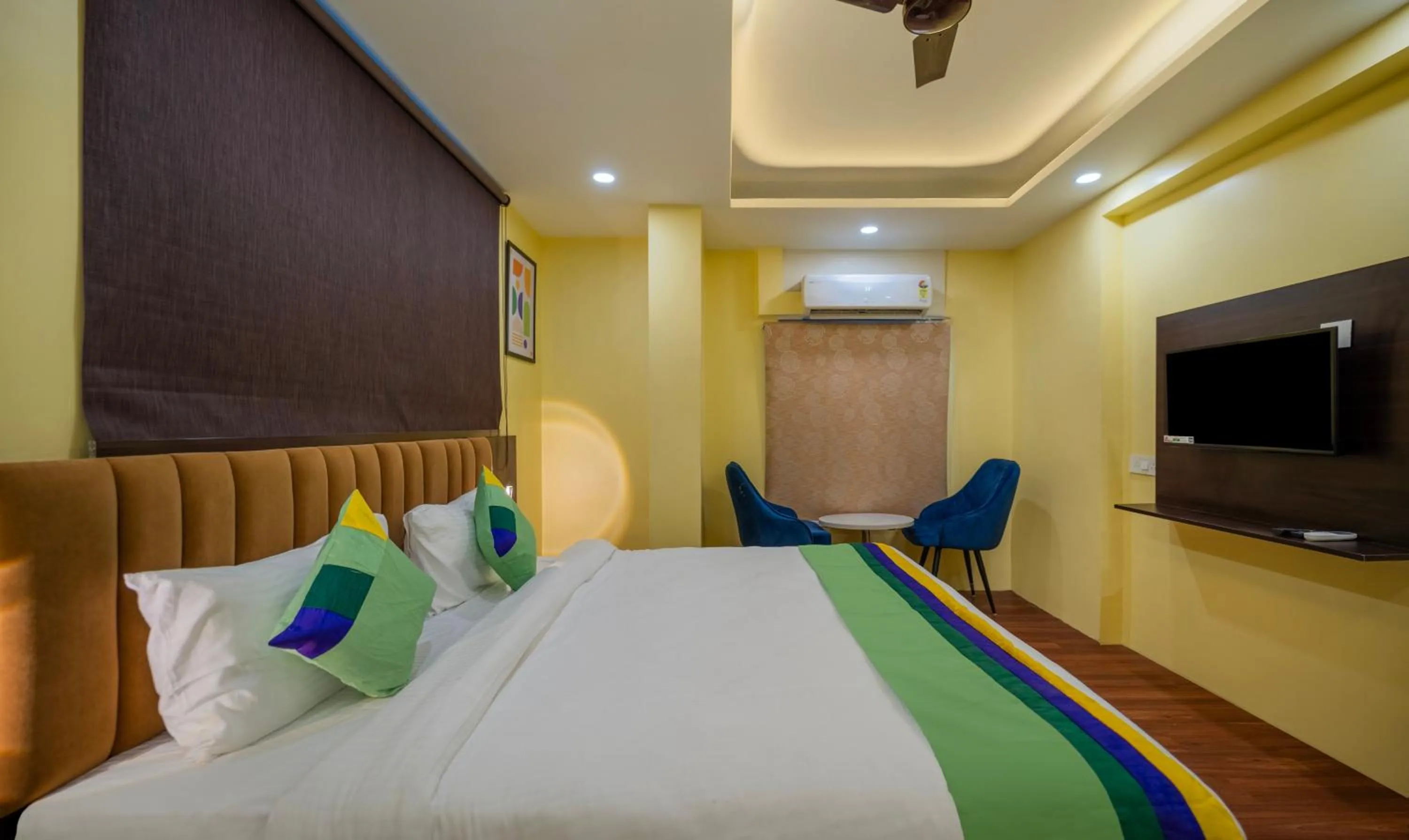 Bedroom, Bed in Treebo Taj Square, 10 Mins From Airport