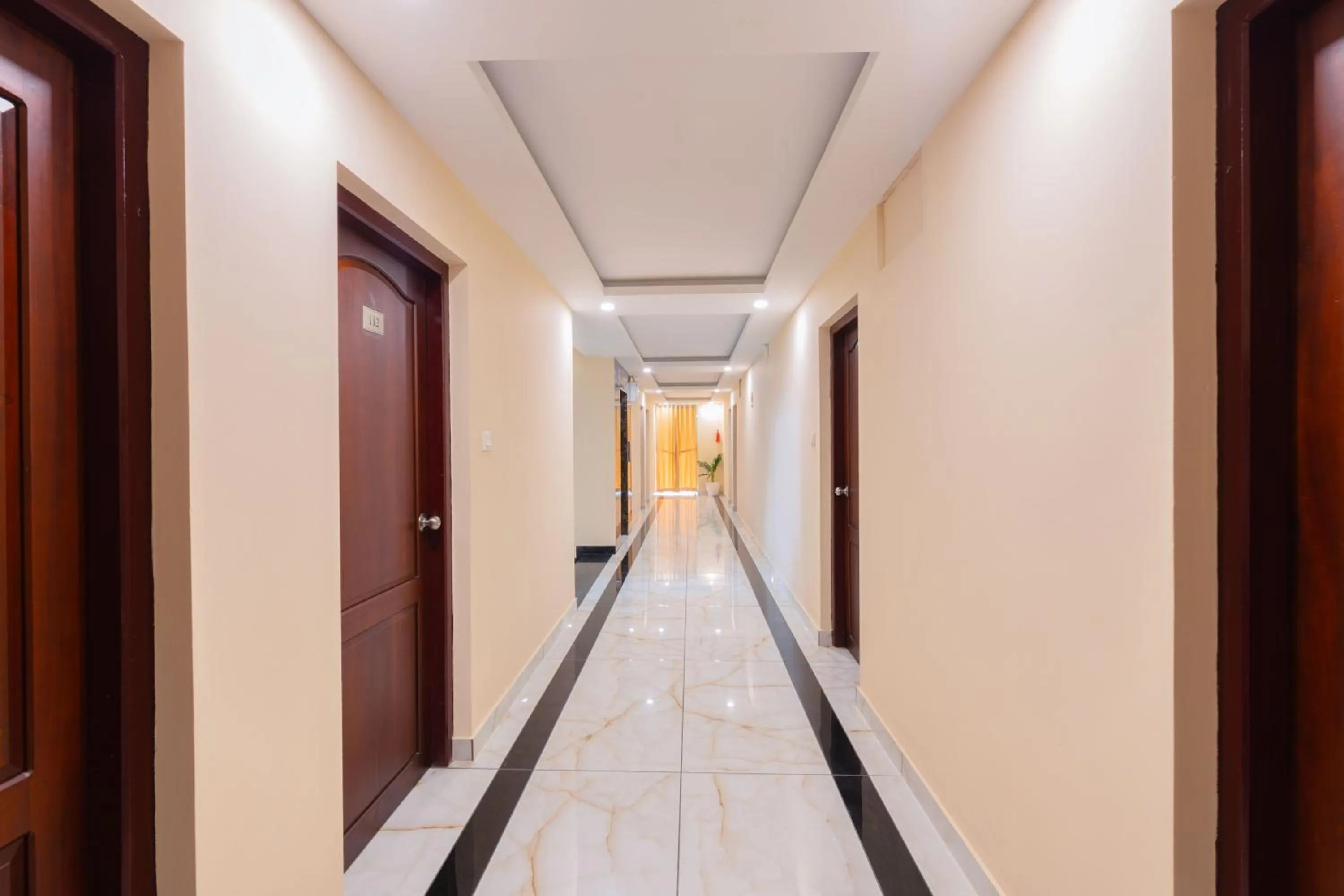 Lobby or reception in Treebo Airsuite Airport Hotel