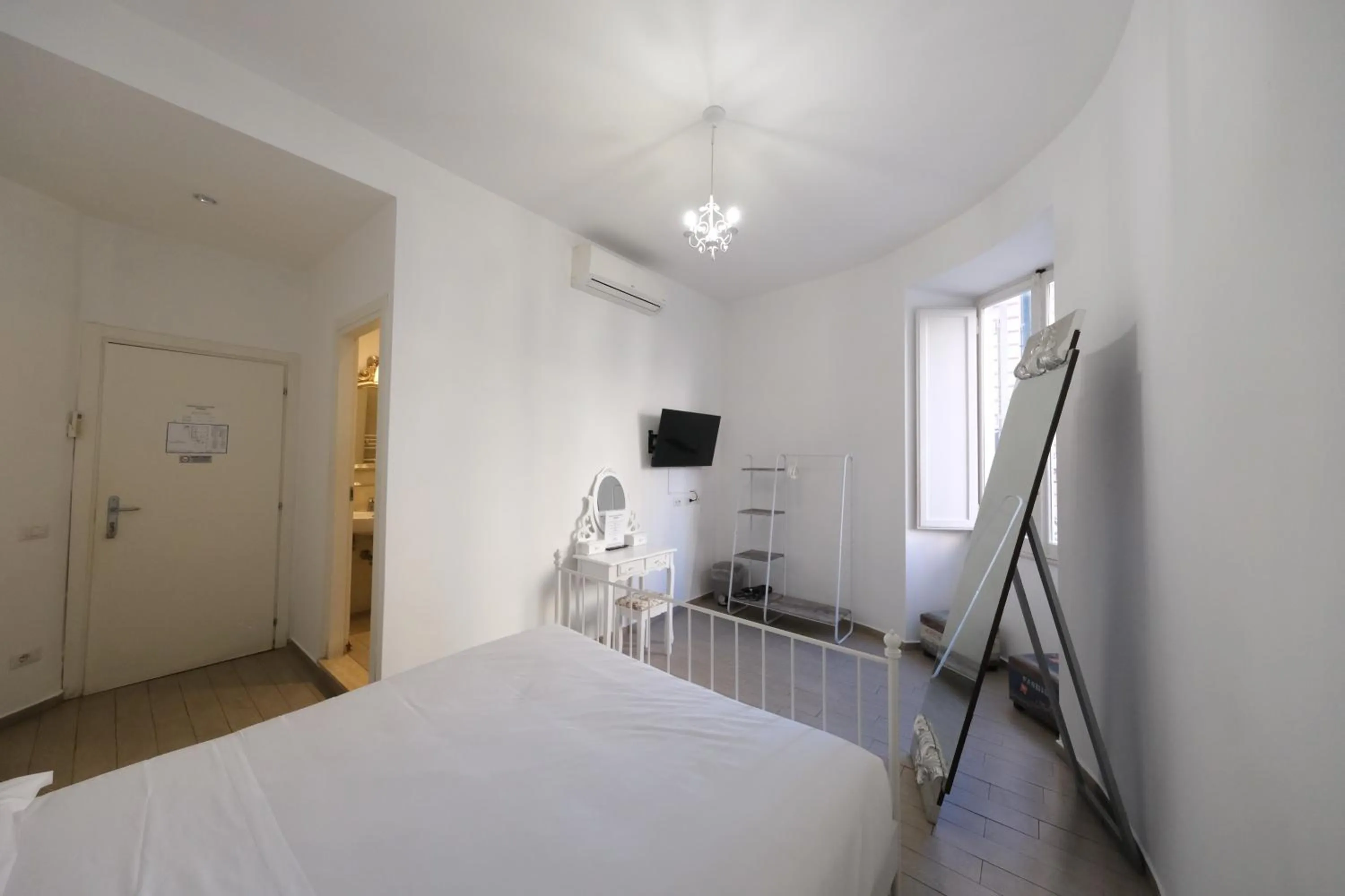 Bedroom, Bed in Roman Forum Holiday Termini