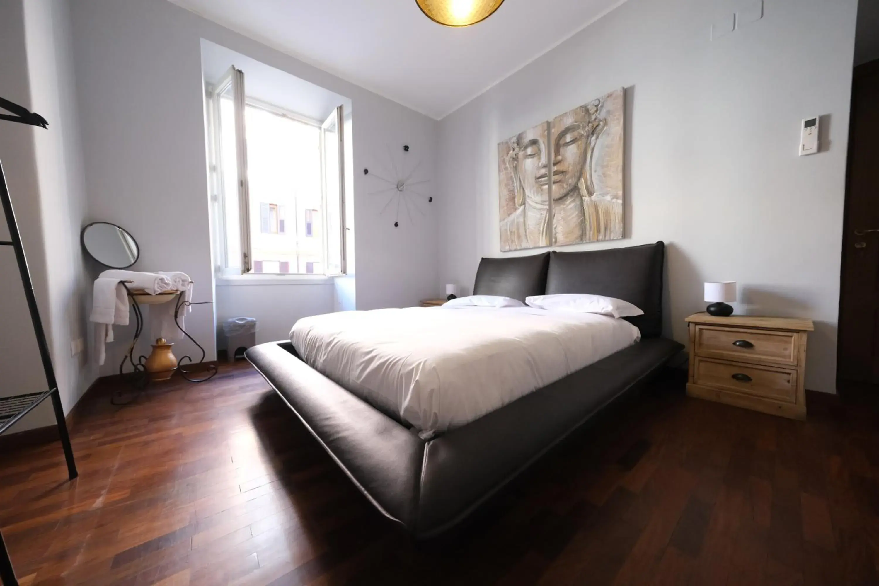 Double Room with Shared Bathroom - single occupancy in Roman Forum Holiday Termini Double Room with Shared Bathroom - single occupancy in Roman Forum Holiday Termini