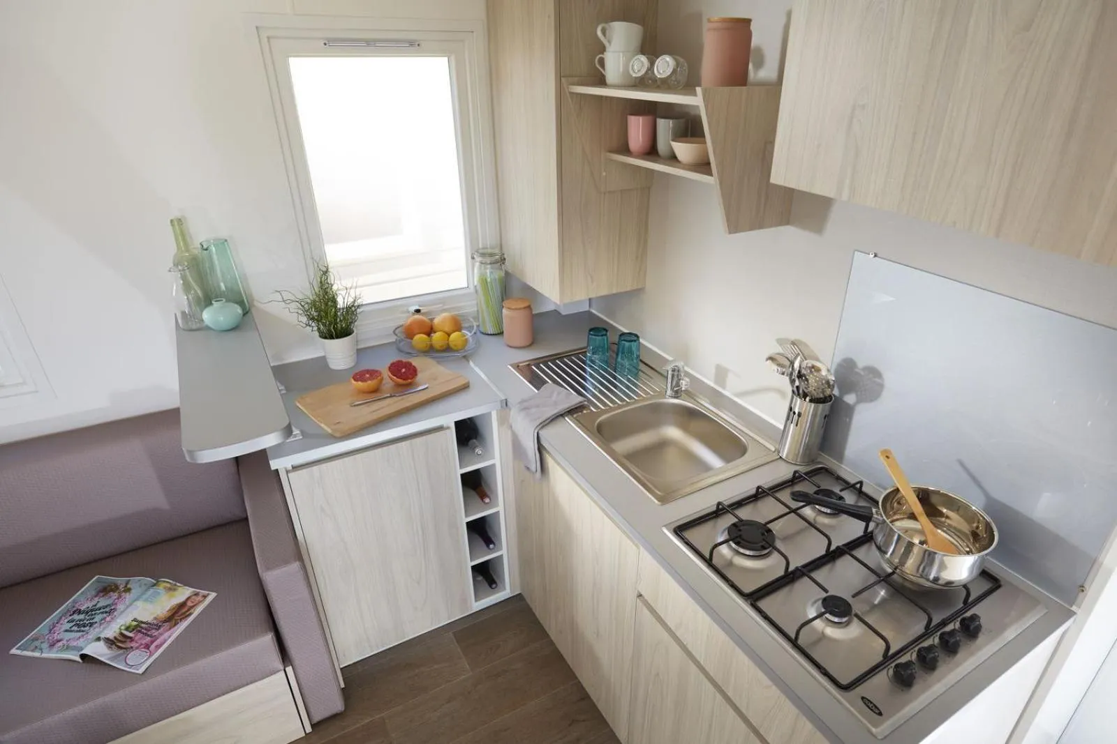 Kitchen or kitchenette in Càmping Bellsol