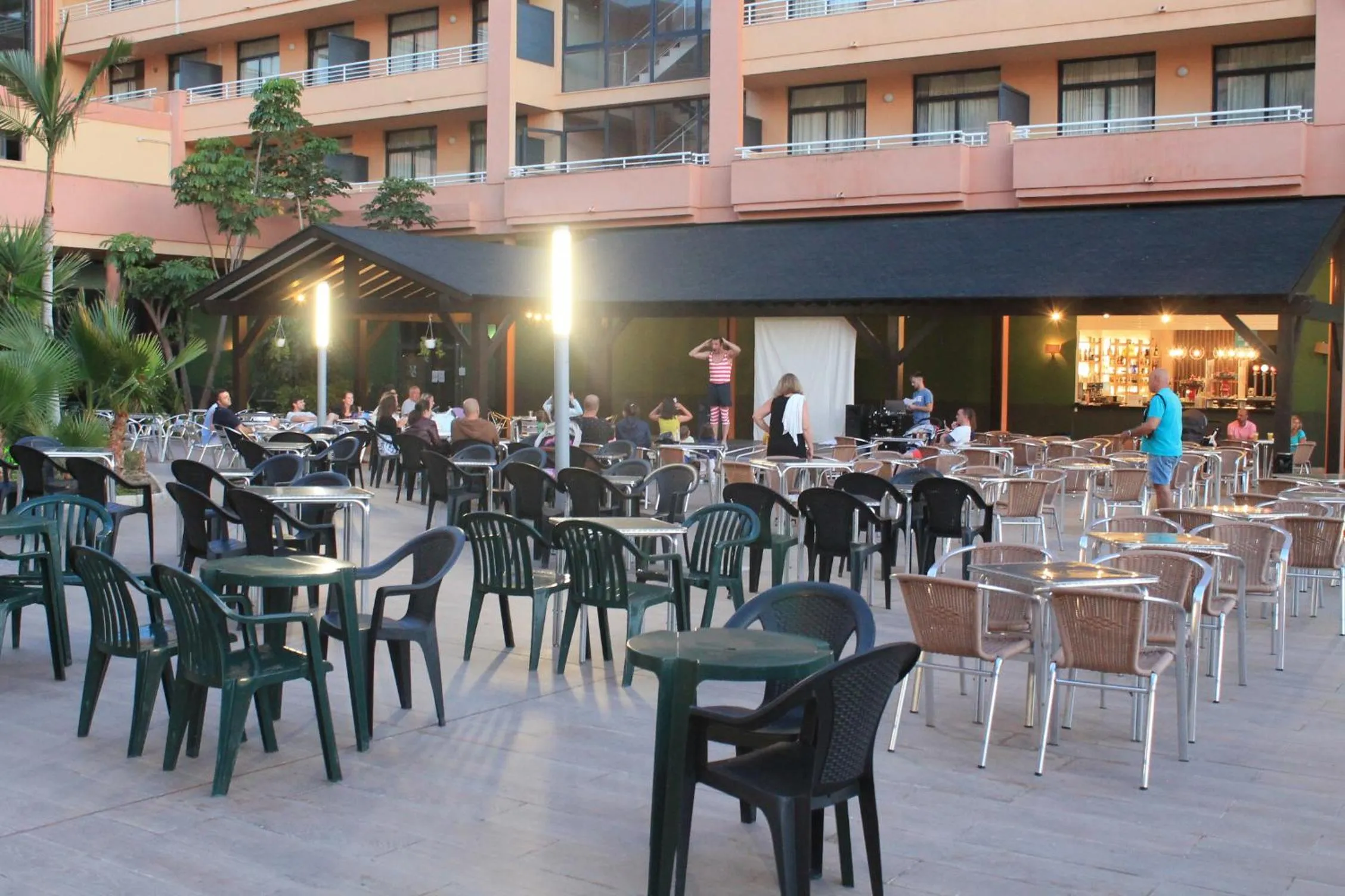 Patio in Advise Hotels Reina