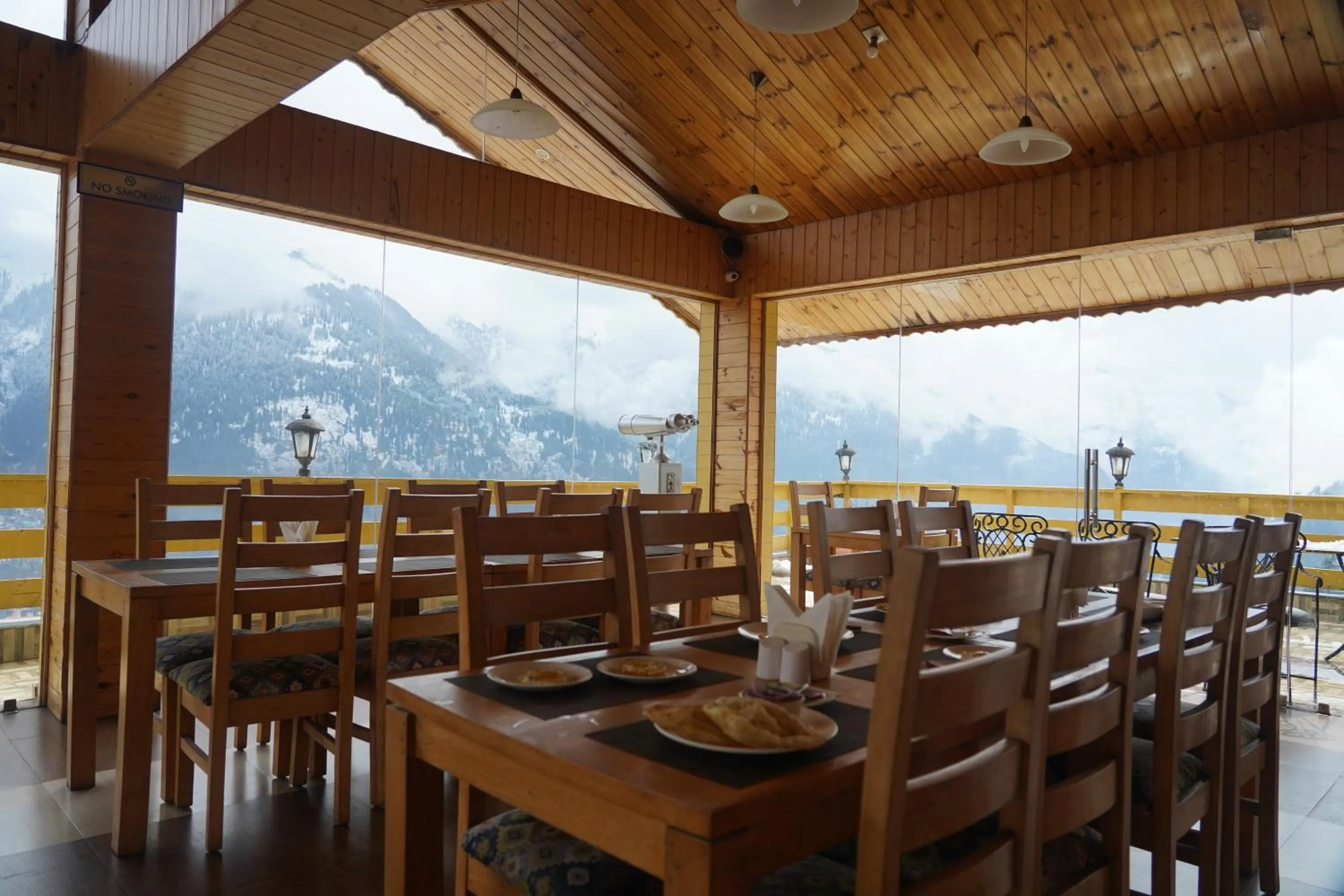 Restaurant/places to eat in Vivaan The Sunrise