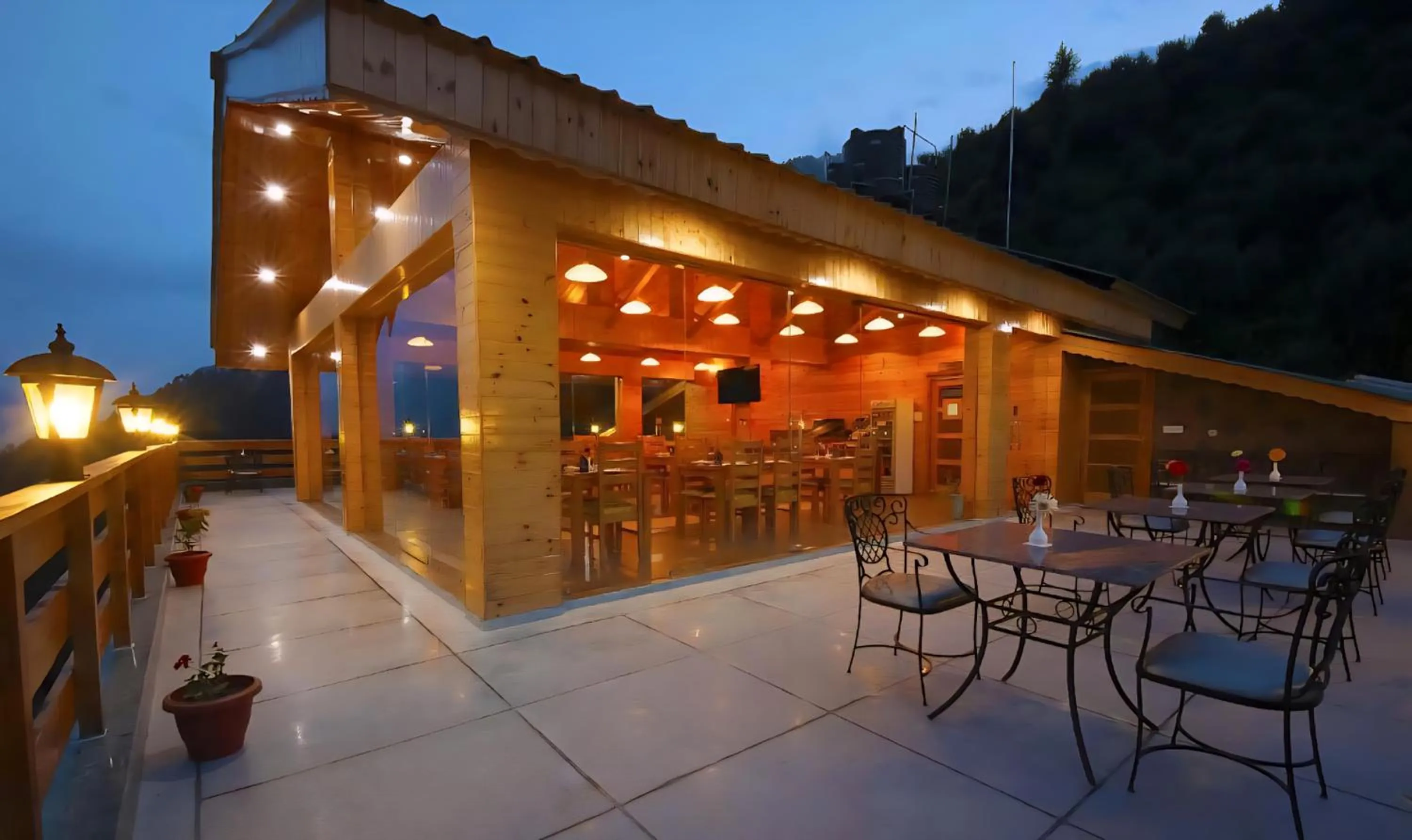 Restaurant/places to eat in Vivaan The Sunrise