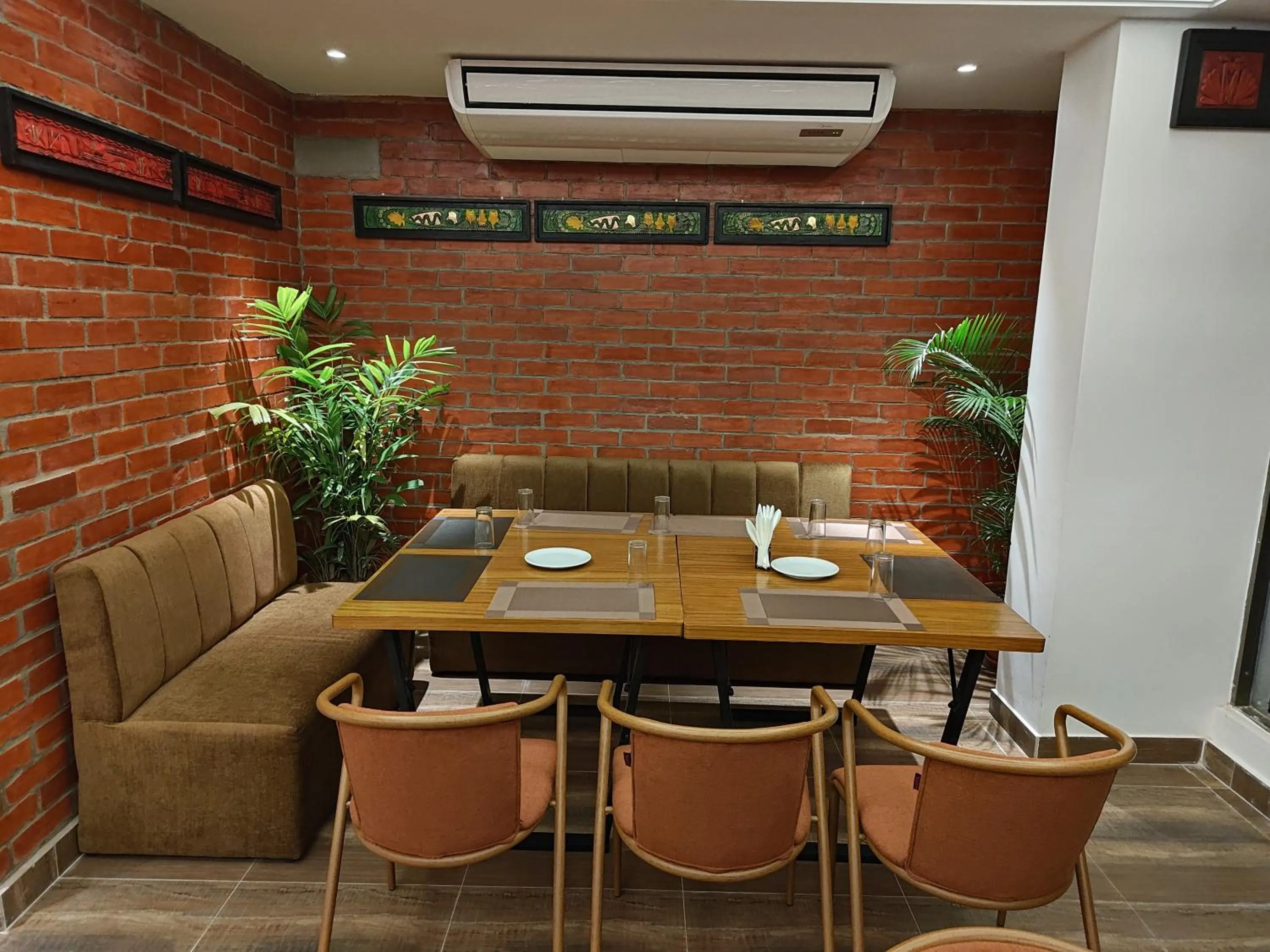 Restaurant/places to eat in Sylhet Paradise Inn